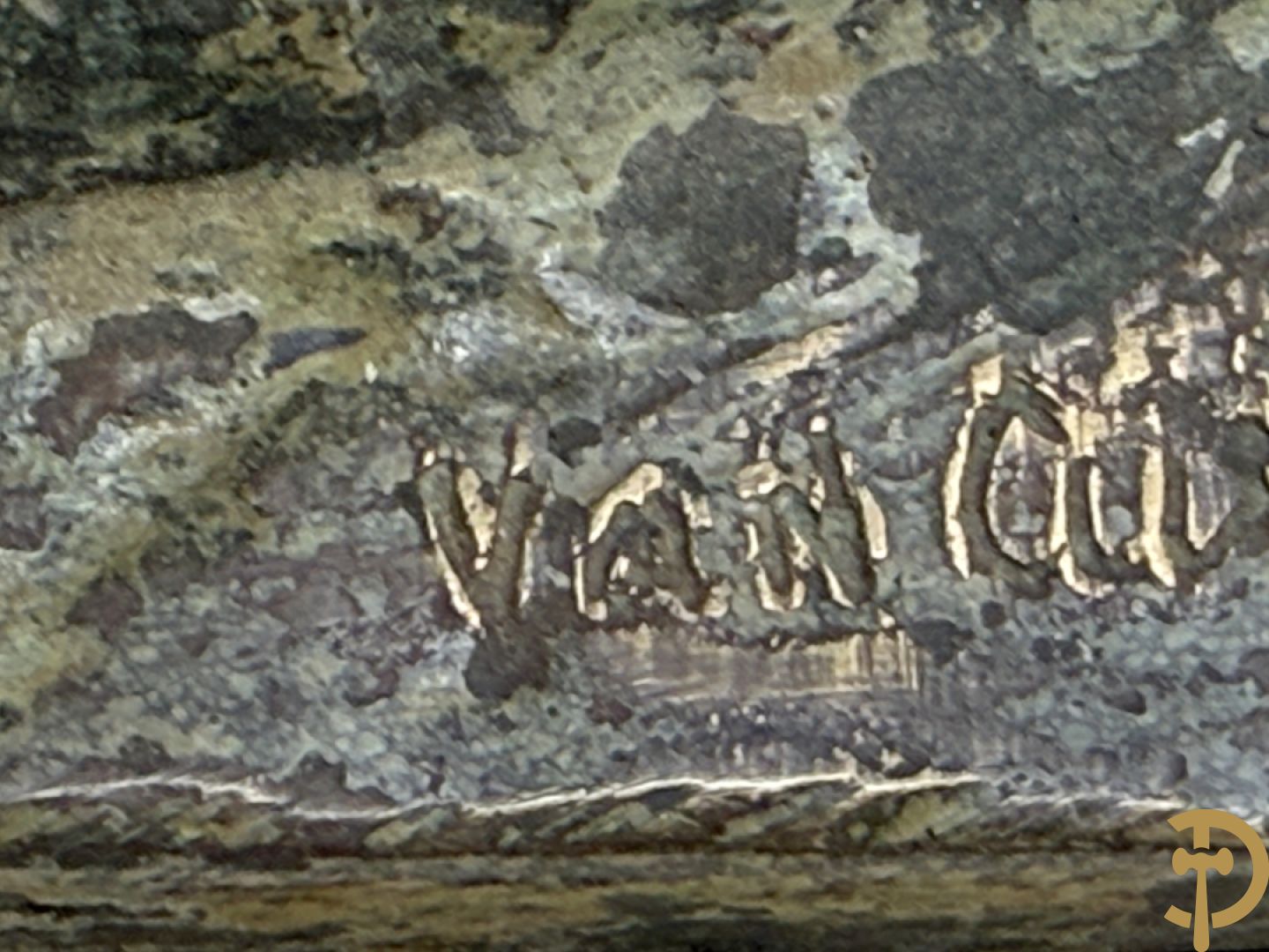 VAN CuL...(?) onleesbaar getekend achteraan Bronzen boegbeeld W.O. II Duits met tekens op marmeren sokkel