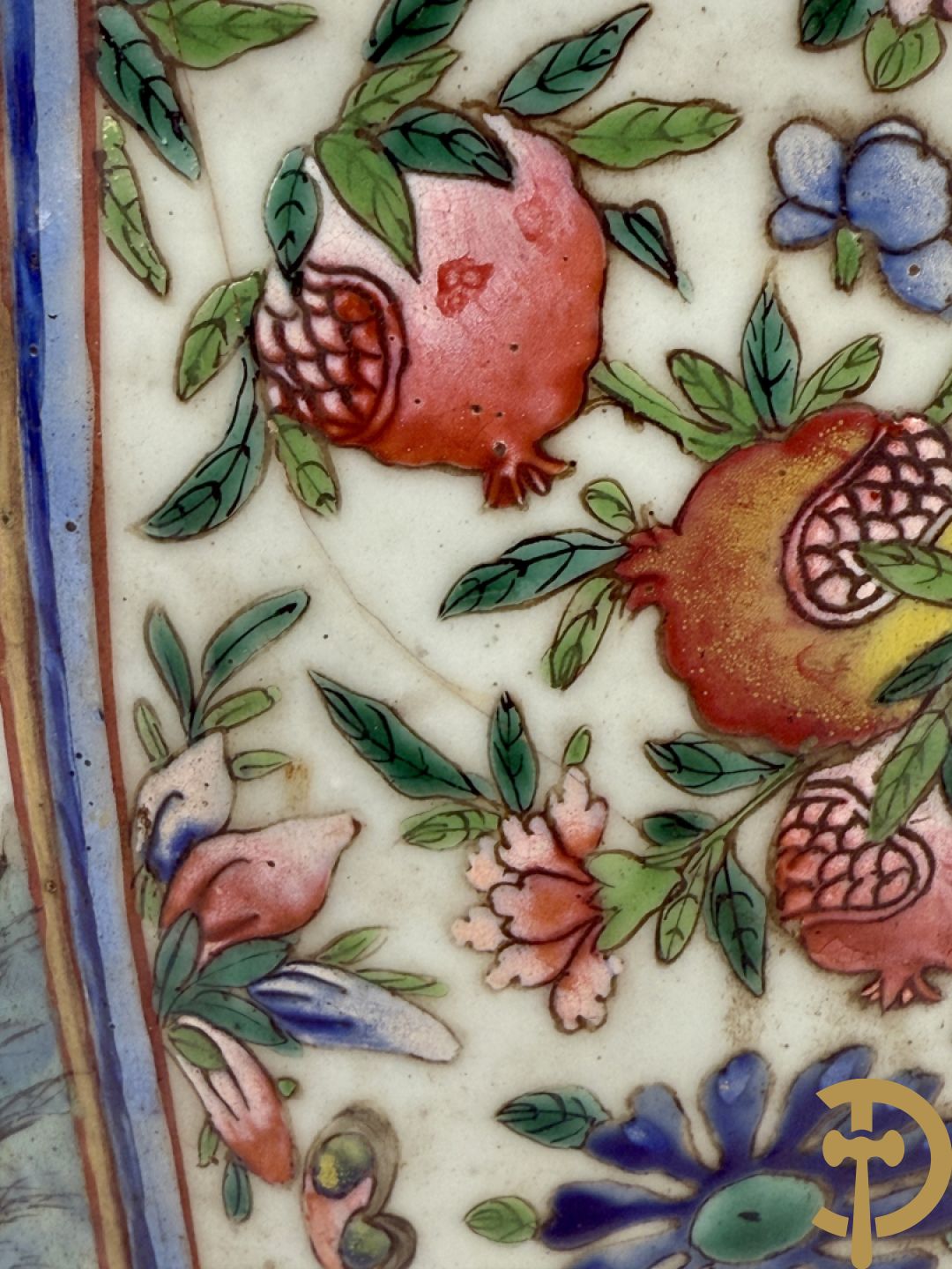 Chinese porseleinen vaas met geanimeerd krijgerdecor en vogeltaferelen