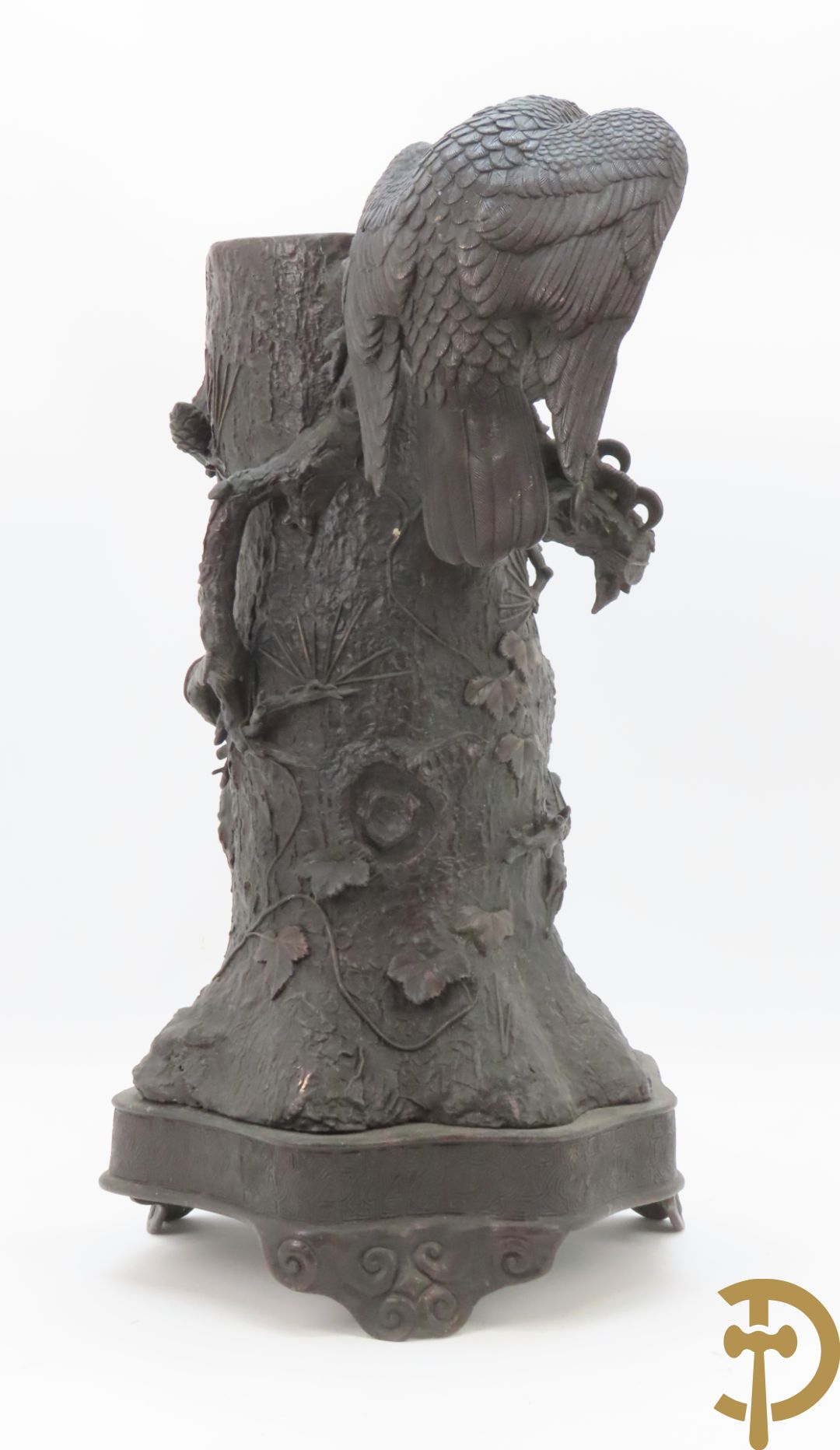 Bronzen ornament van boomstronk met takken en adelaar