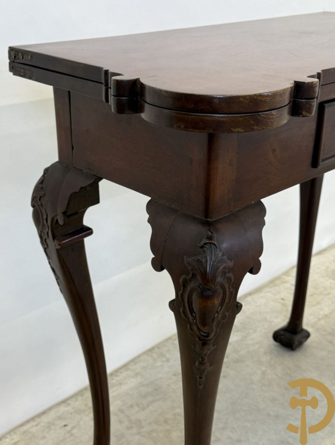 Openklapbare notelaren speeltafel met lade, op klauwepootjes, Queen Anne