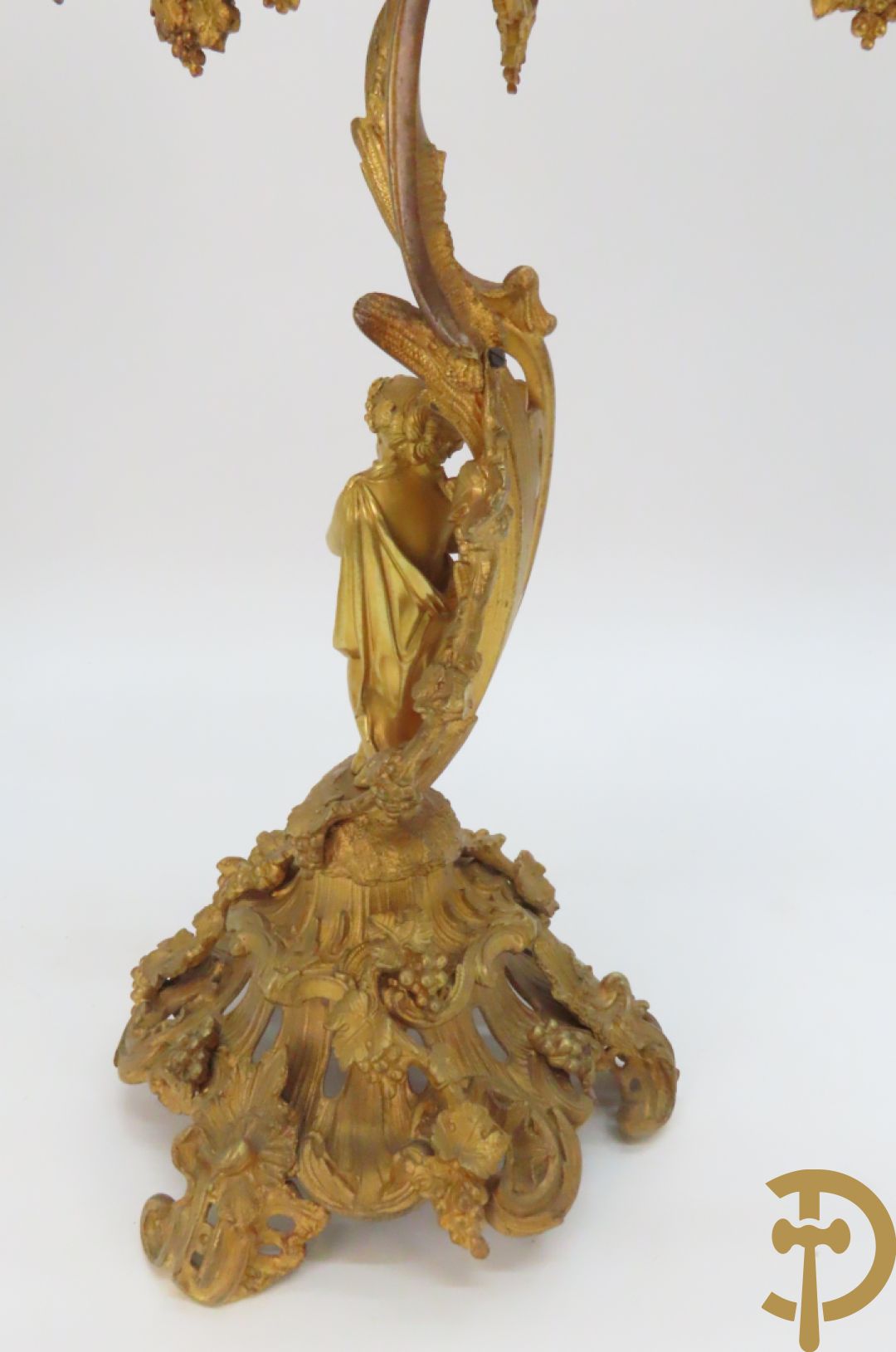 Bronzen schouwklok bezet met 2 cupido