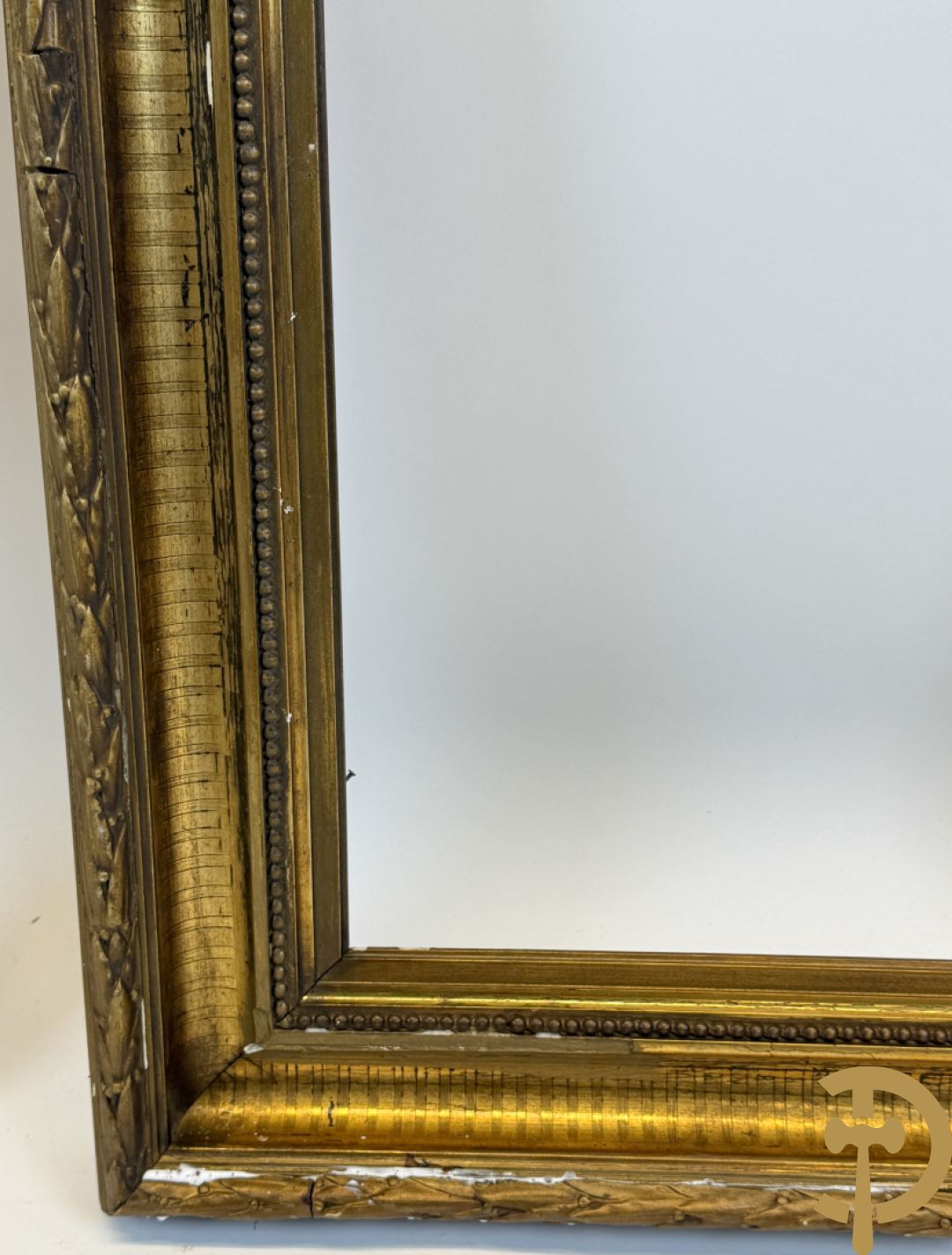 Oude vergulde lijsten Louis XVI stijl, deels met moulures