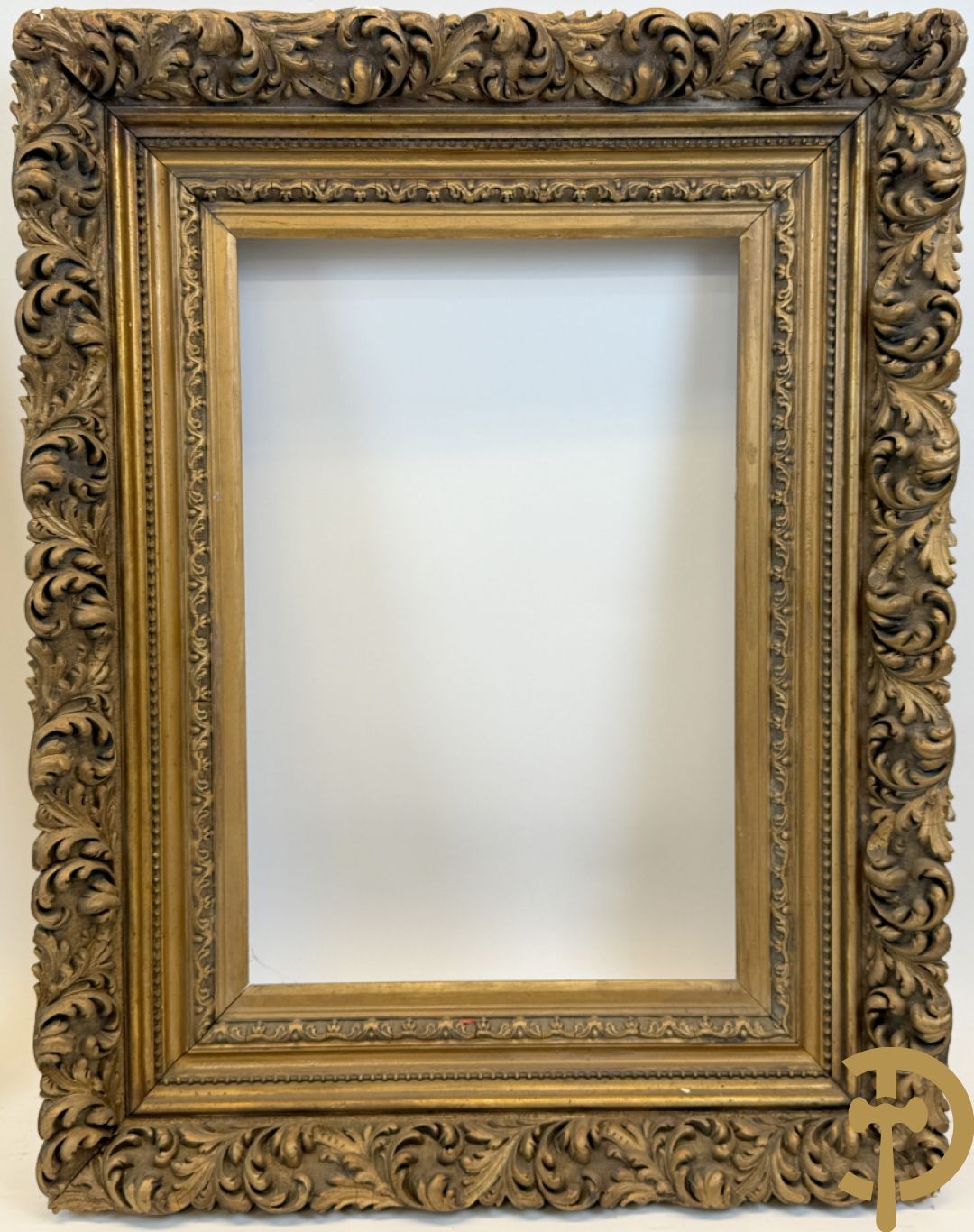 Oude vergulde lijsten Louis XVI stijl, deels met moulures