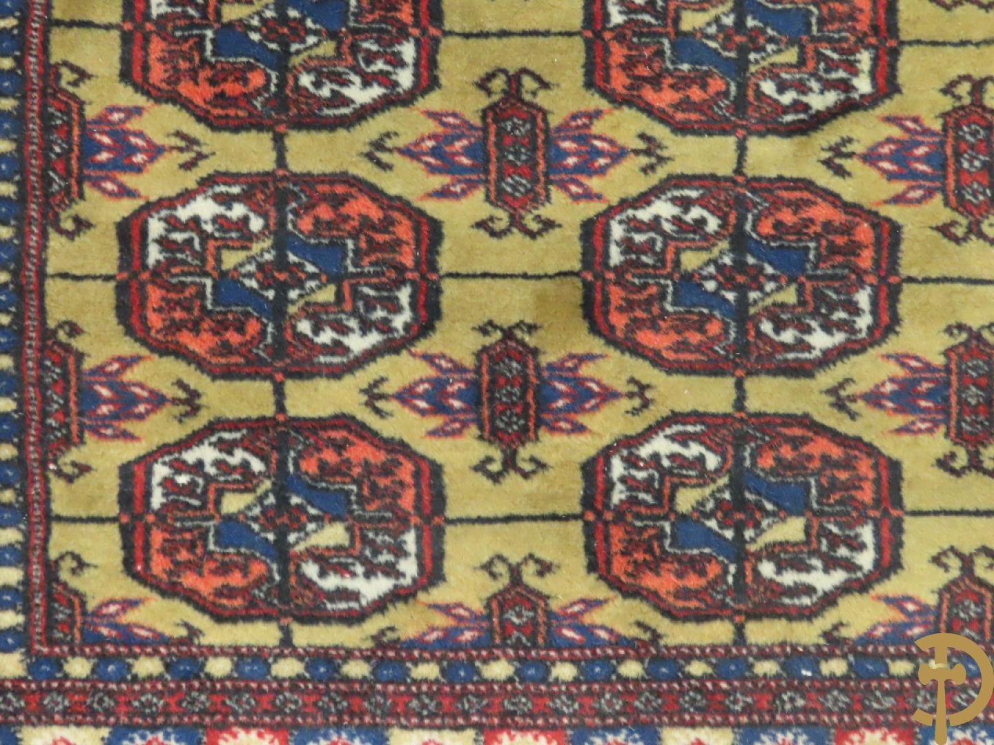 Drie oosterse handgeknoopte tapijten (2 Bouchara en 1 Hamadan)