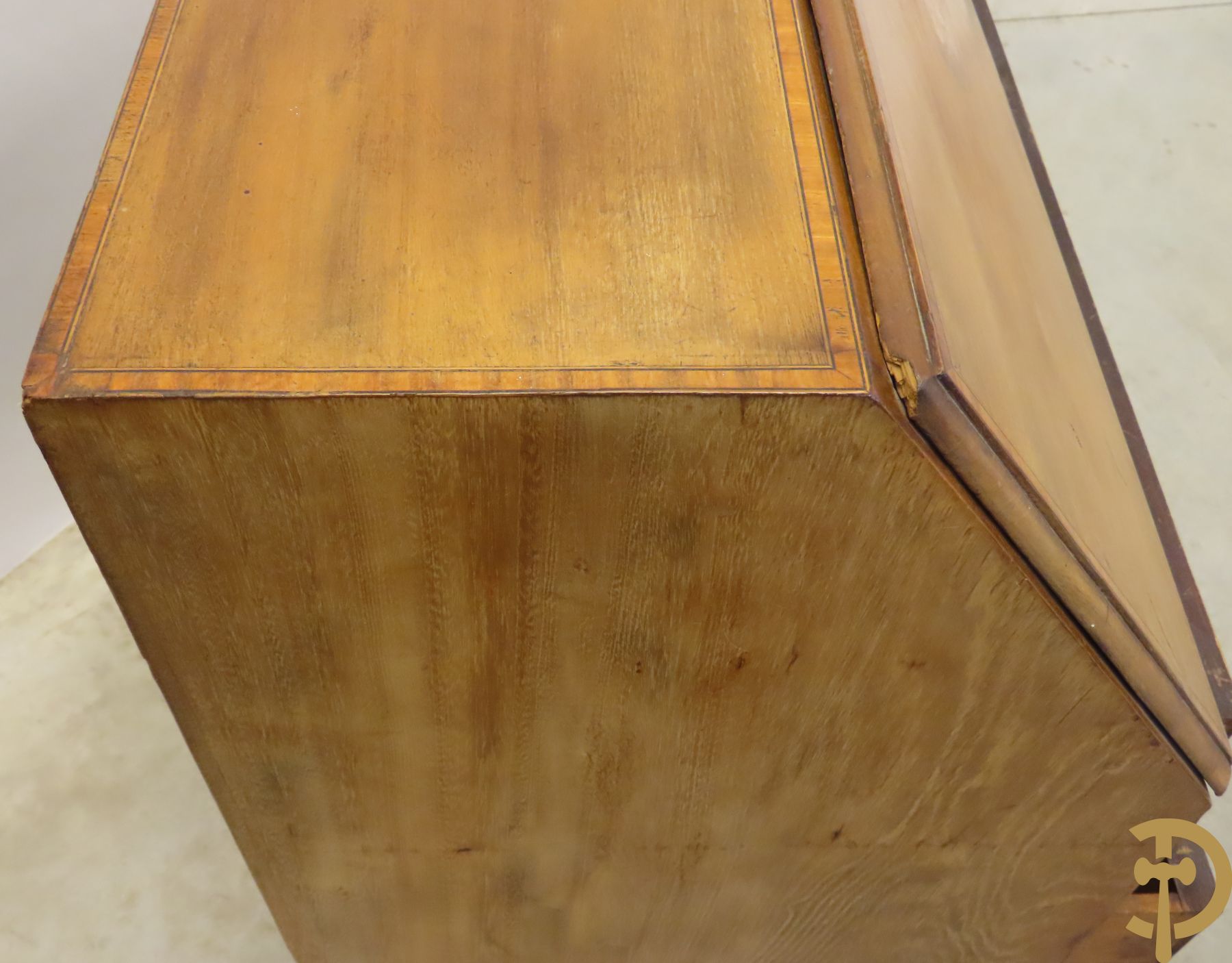 Engels notelaren klapbureau met 3 lades en inleg