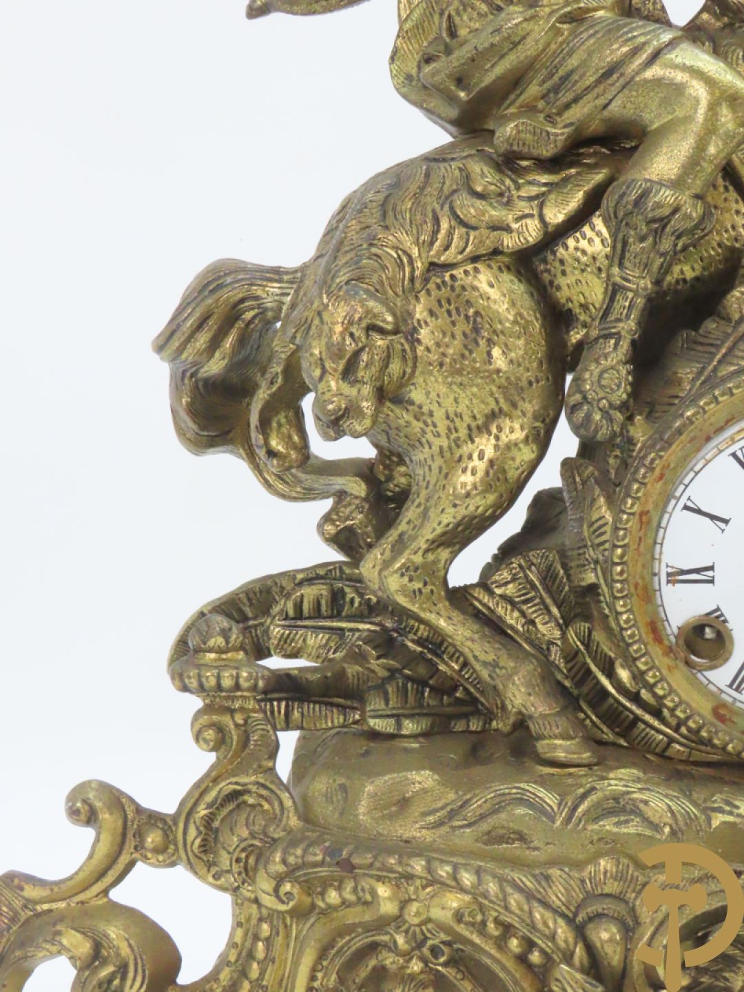 Bronzen pendule met ruiter te paard en panter