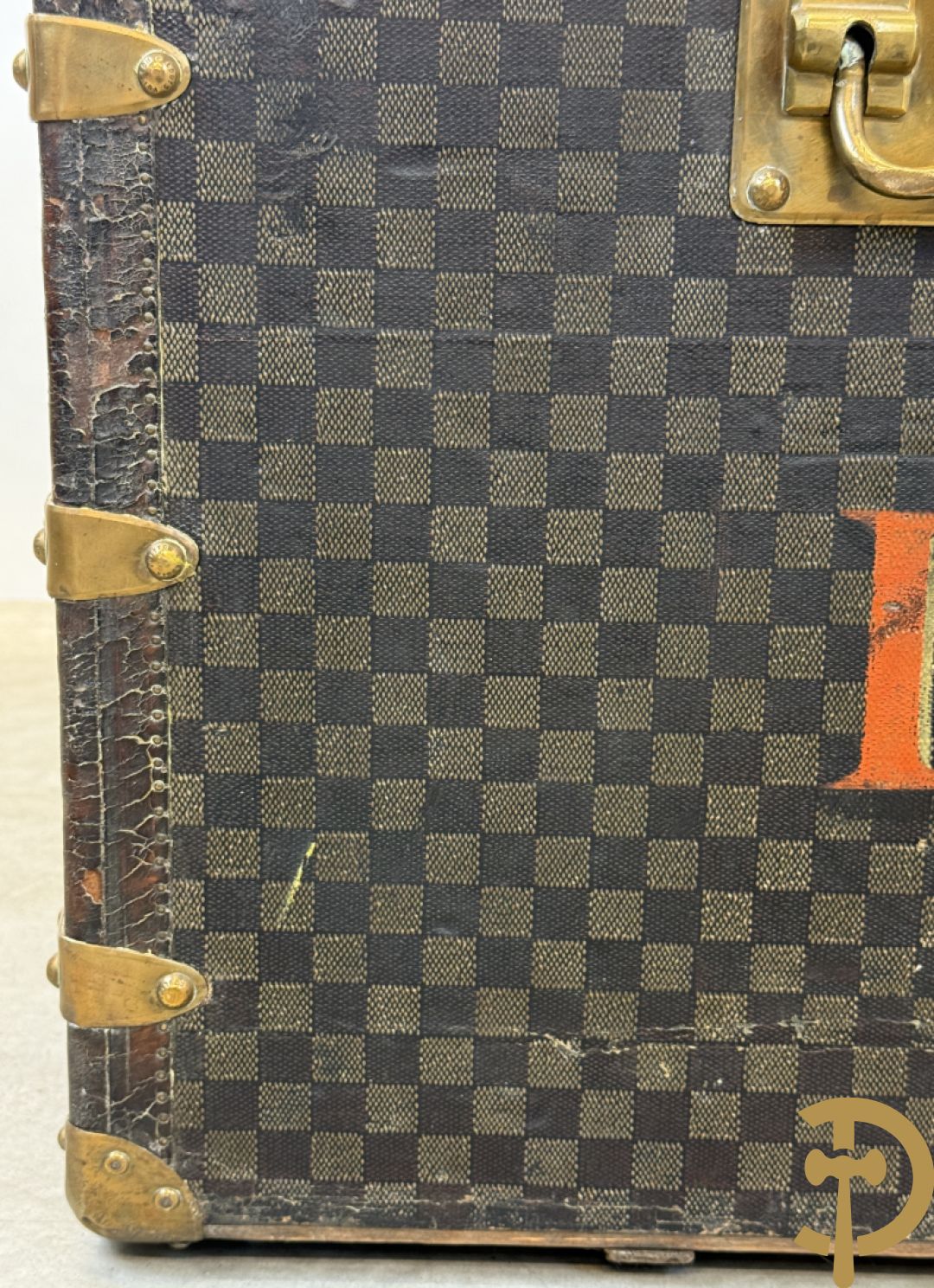 Antieke reiskoffer Louis Vuitton met houten latten, genummerd N41601, met bijhorende sleutel