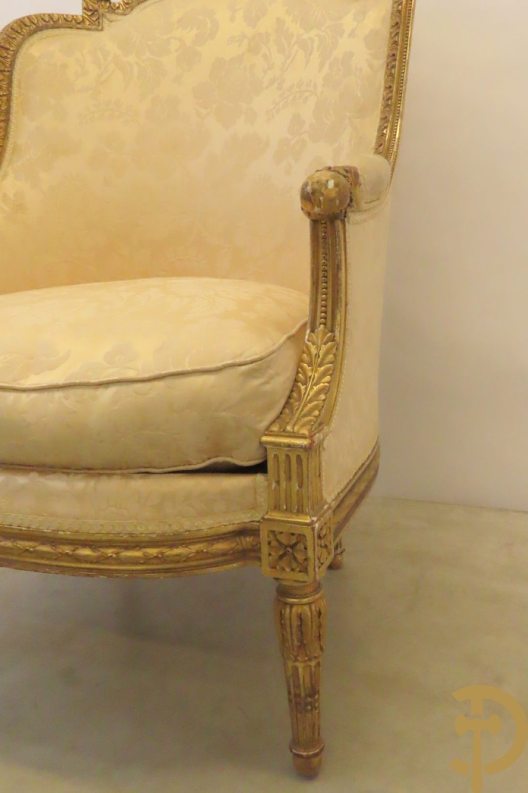 Vergulde Louis XVI armzetel met accanthusranken