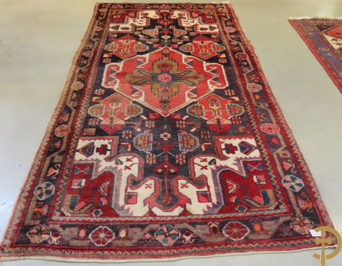 Drie oosterse handgeknoopte tapijten Kaukasus