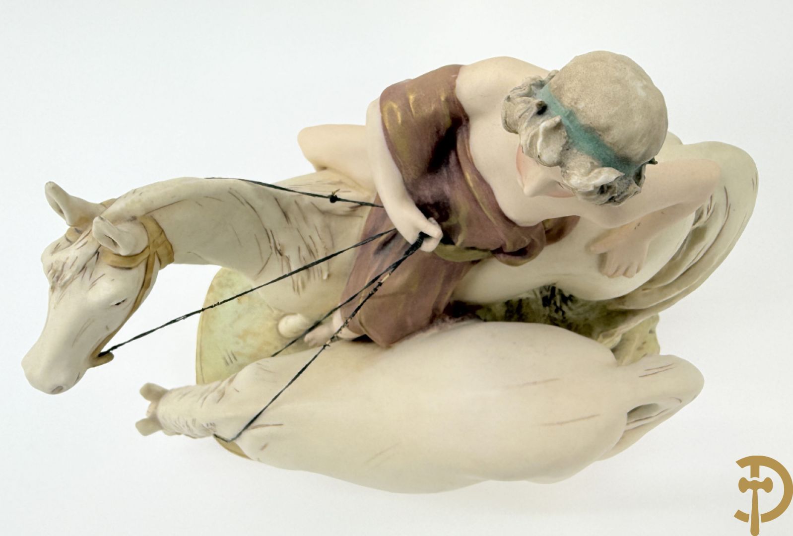 Paardenmenner in Royal Dux, onderaan gemerkt nr. 2072