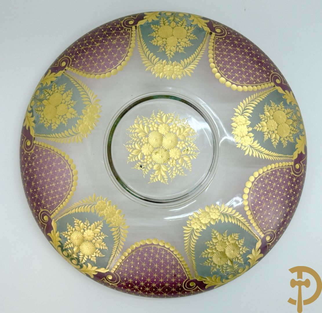 Kristallen schotel met geslepen bloemen en verguld gouddecor