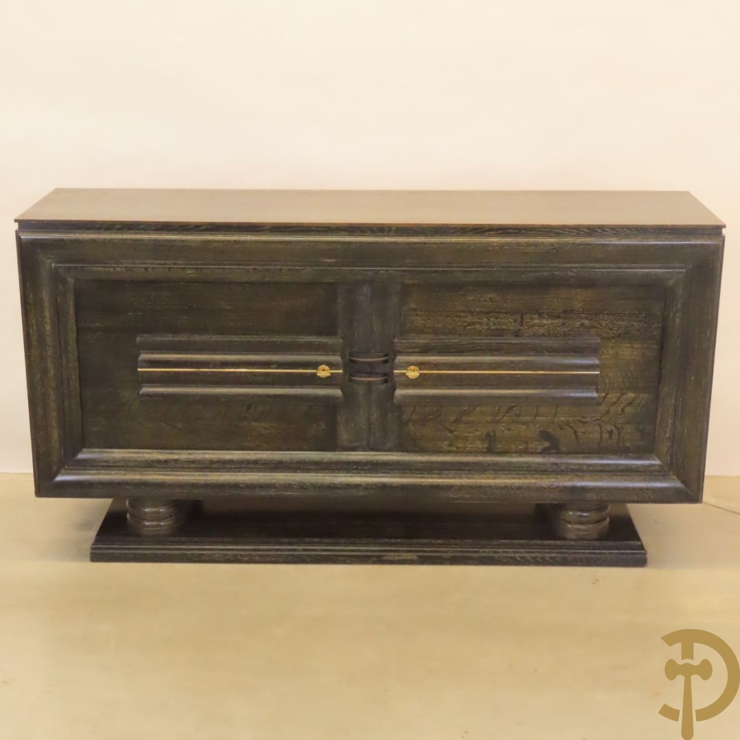 Art deco dressoir met 2 deuren en koperen baguette op sokkel