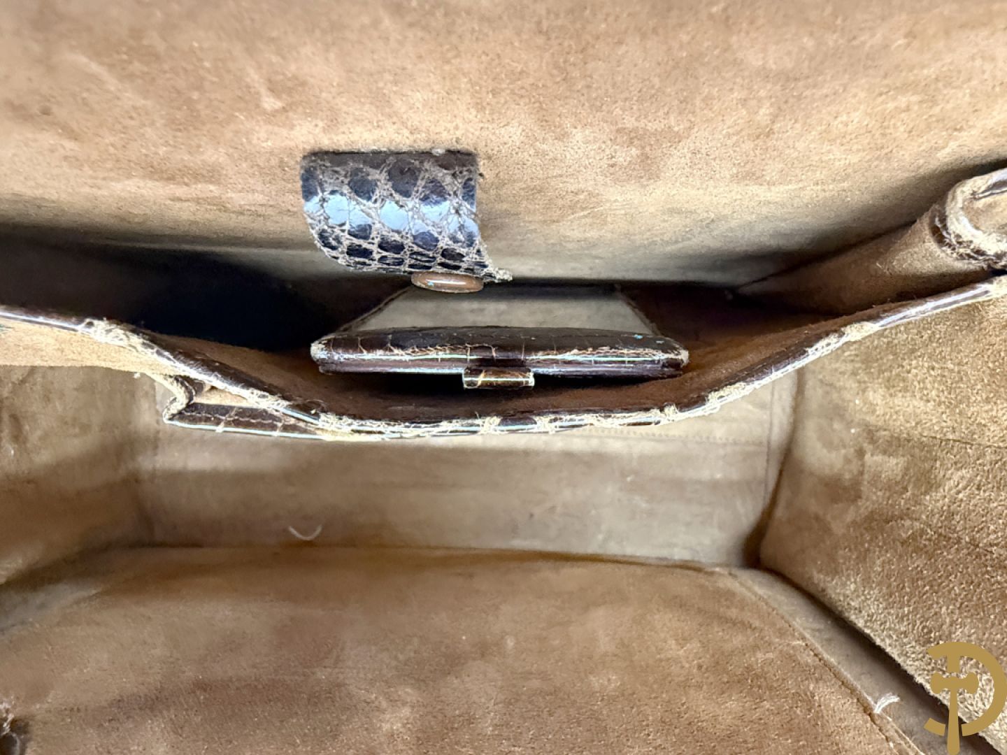 Vintage Delvaux handtas in kroko in bijhorende zak