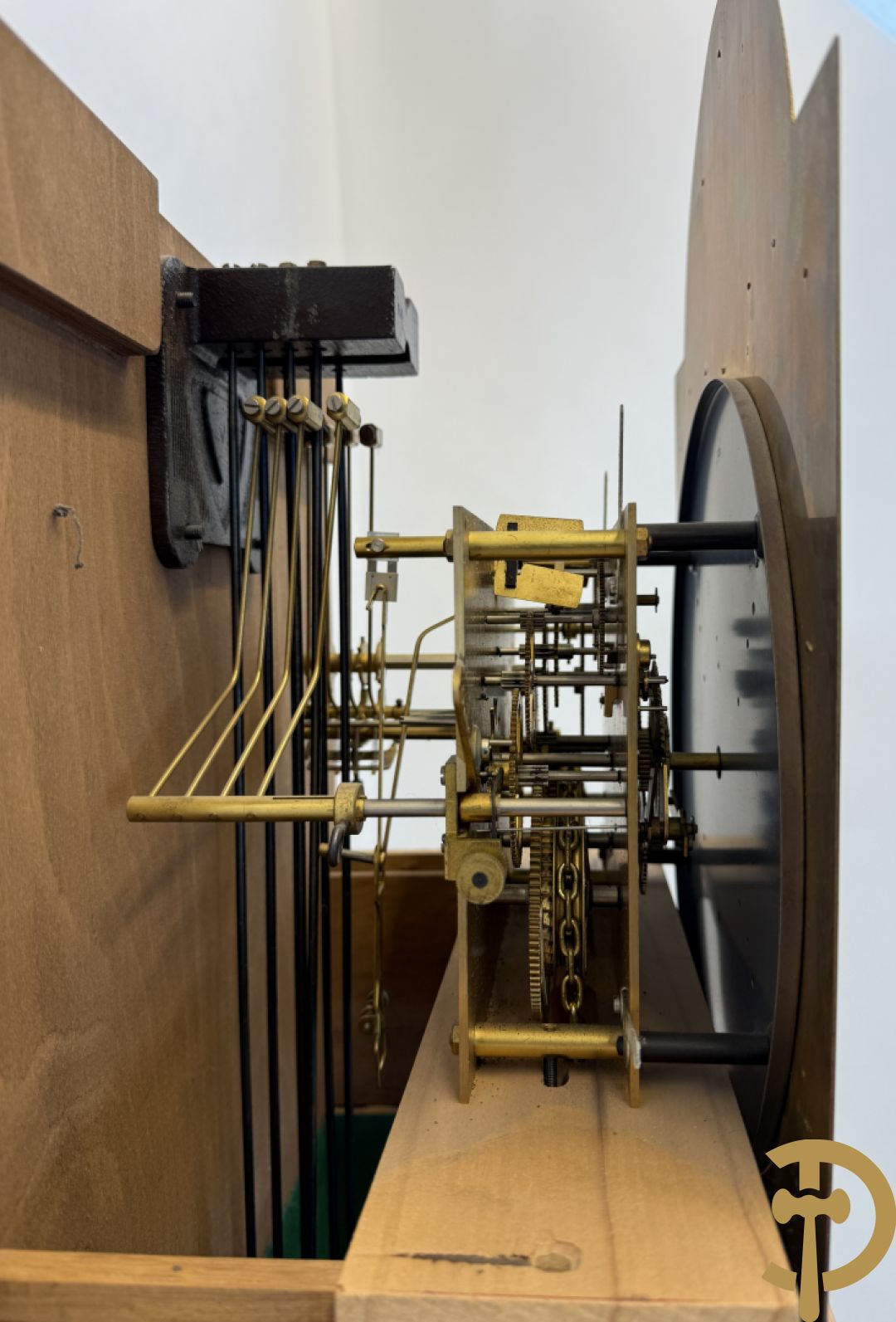 Massief eiken staande klok Louis XV stijl met bloemensculptuur