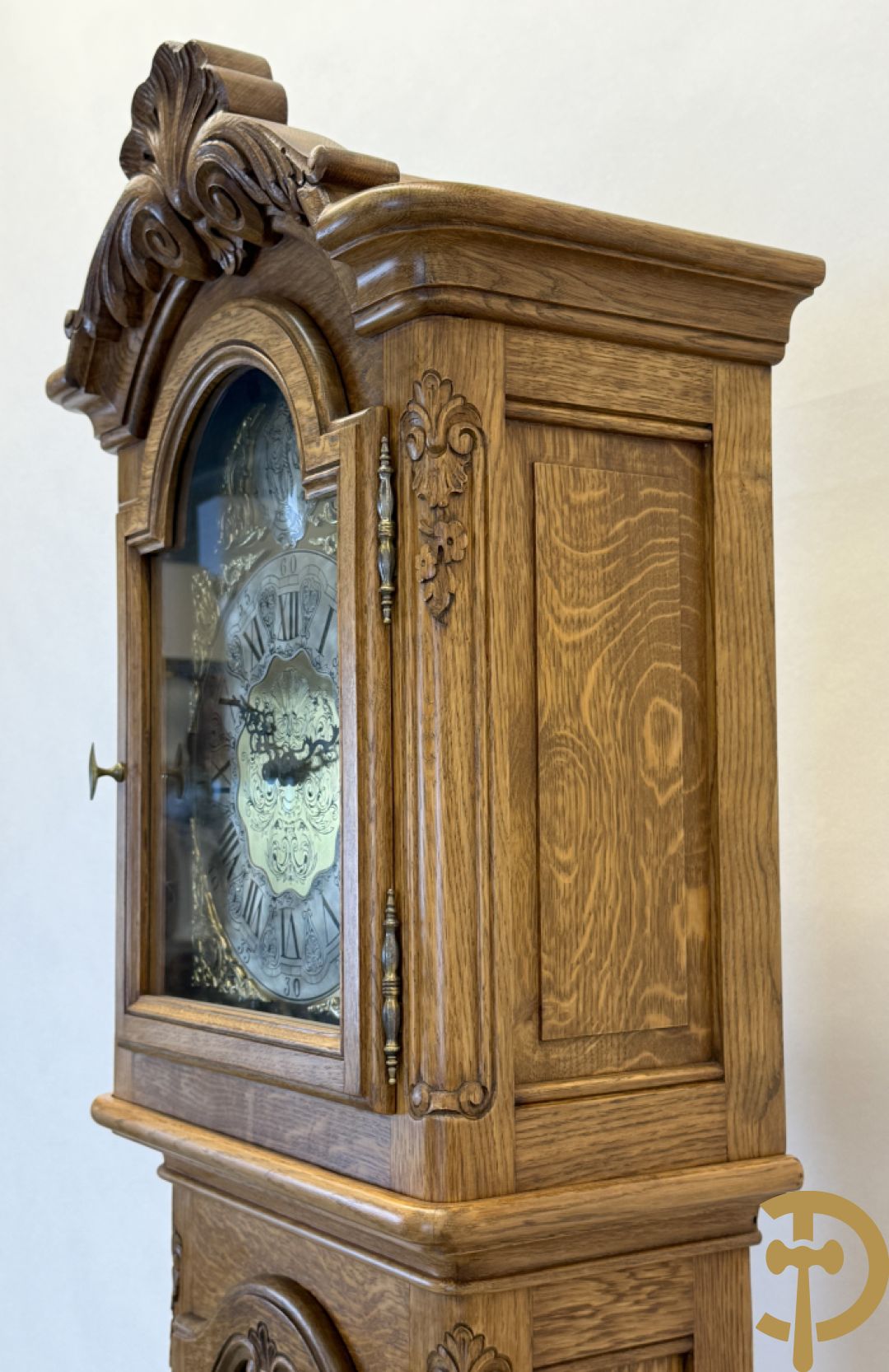 Massief eiken staande klok Louis XV stijl met bloemensculptuur