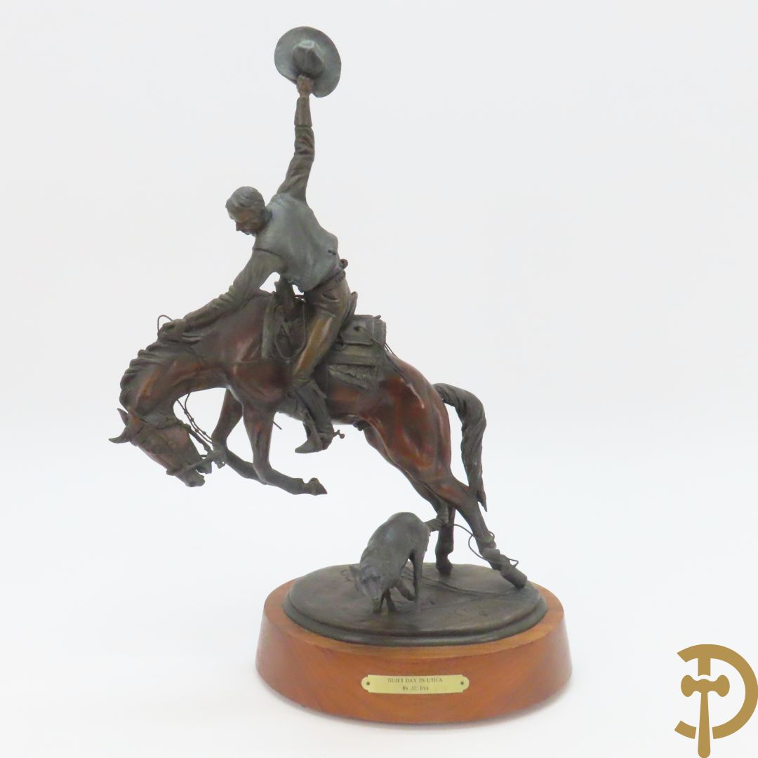 DYE J.C. getekend 'Quiet day in Utica, cowboy op wild paard' replica bronzen beeld 25/100 uit 1989