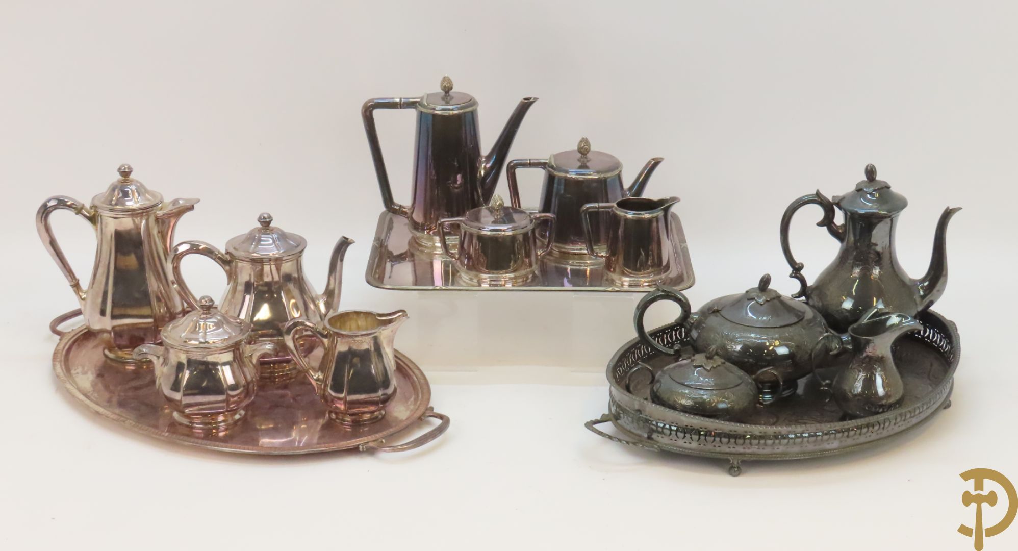 Drie verzilverde koffiestellen op plateau w.o. Wiskemann