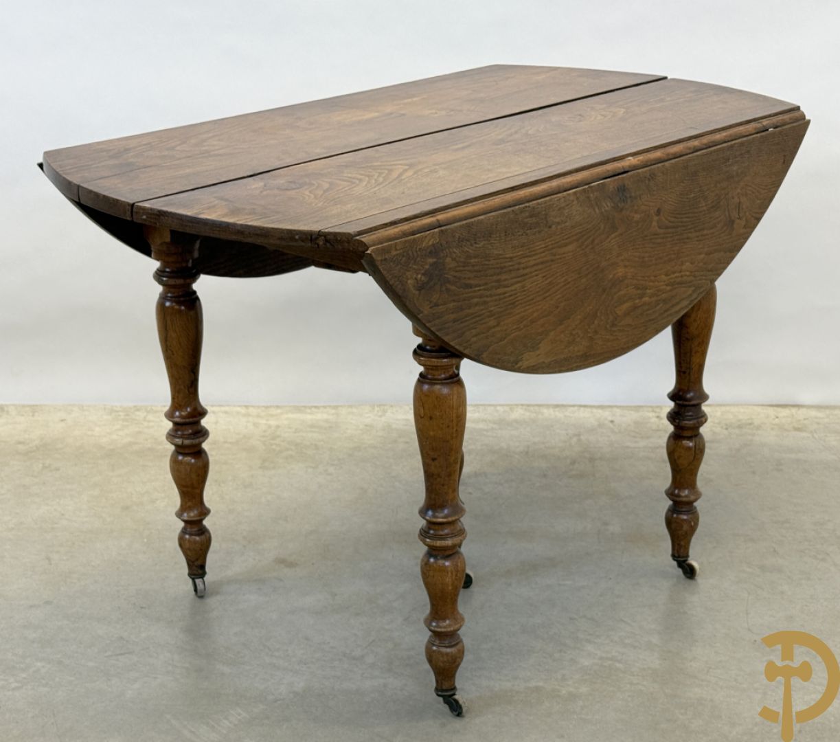 Eiken uittrekbare coulissetafel op 6 uittrekbare poten