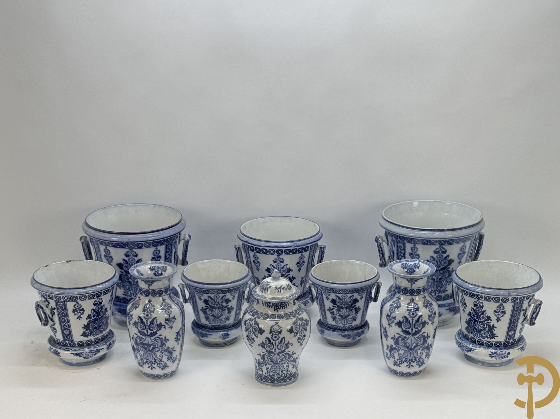 Verzameling cachepots en vazen P. Regout & Cie Maastricht