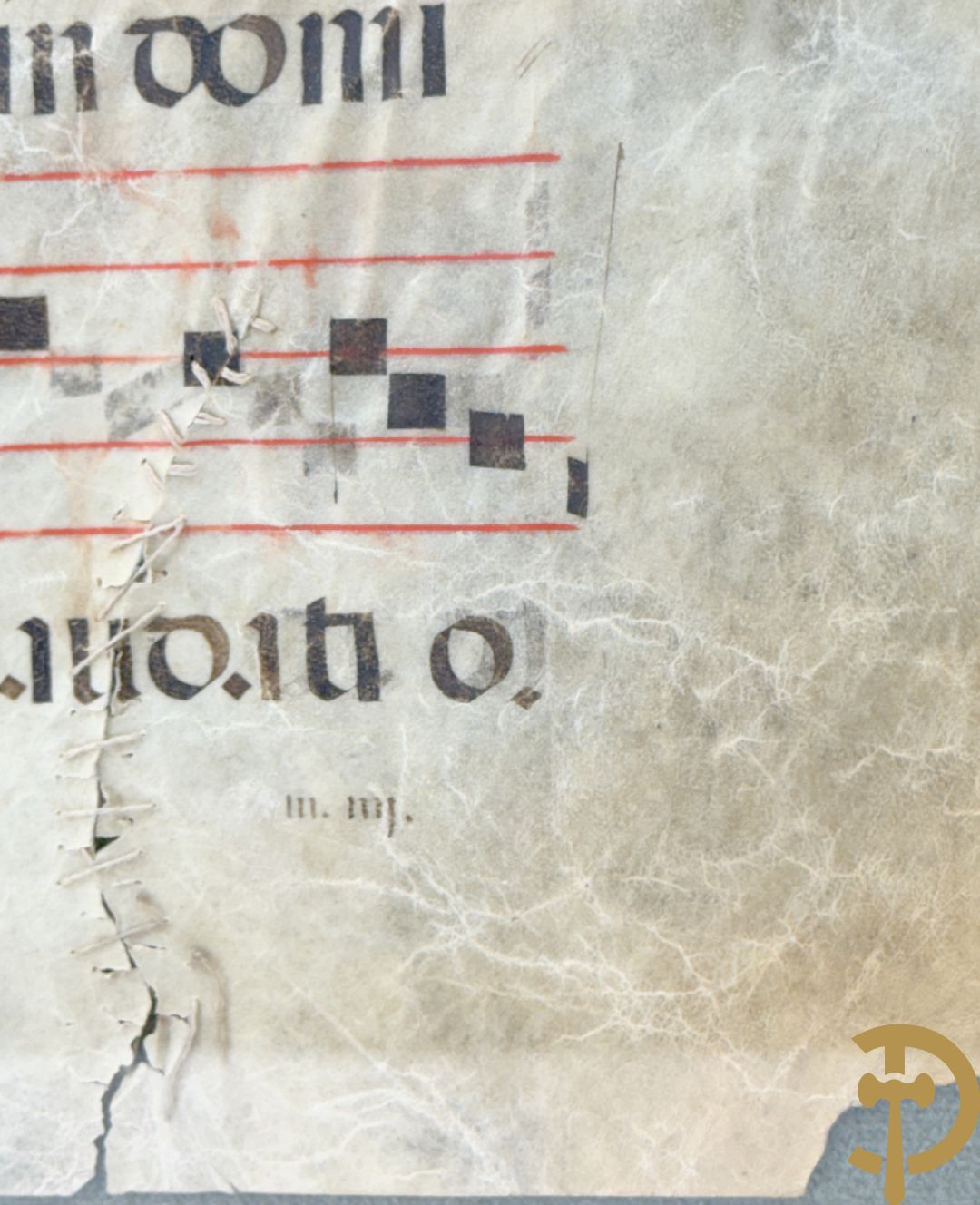 Perkamenten uittreksel uit een gezangenboek met Latijnse gekaligrafeerde letter