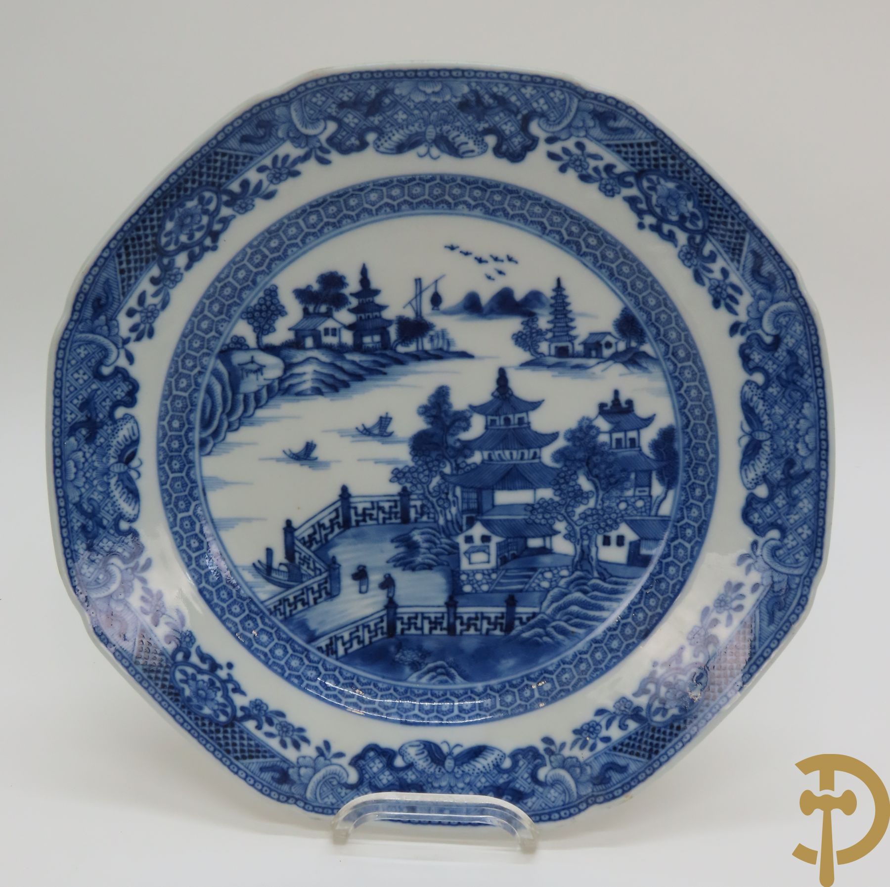 Vijf Chinese porseleinen bordjes met blauw/wit landschapsdecor met tempels