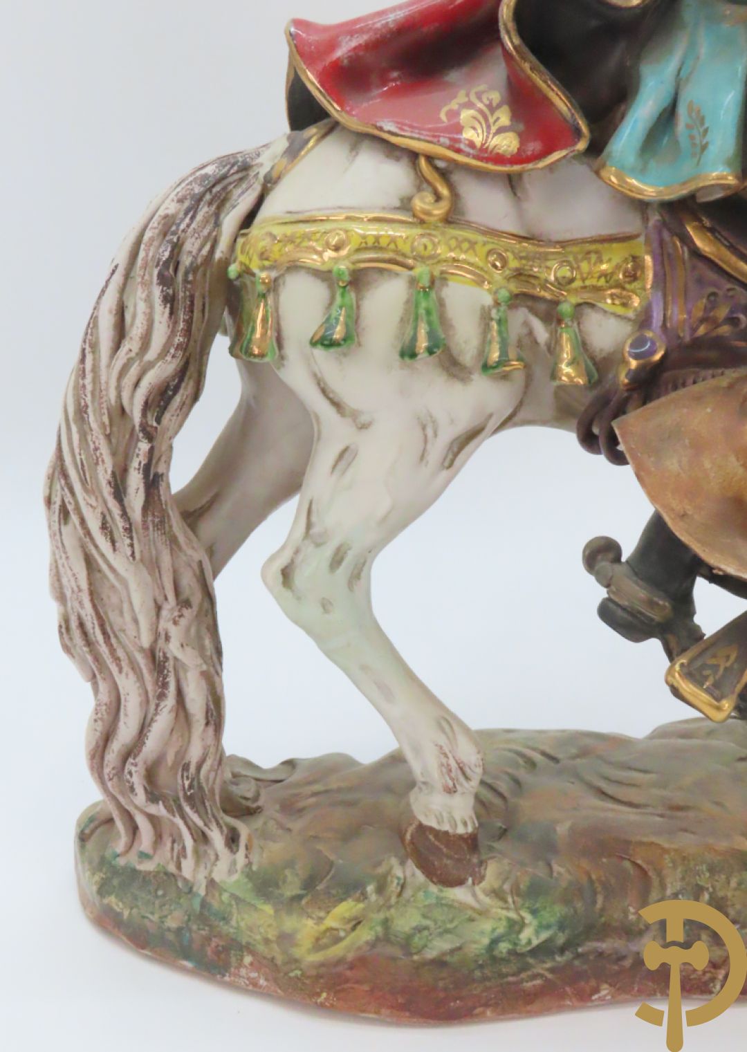 Beeld van Don Quichotte iop zijn paard n Italiaanse meerkleurige faience, Marioni P. gemerkt onderaan