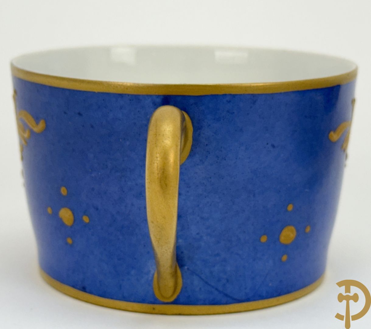 Porseleinen kopje en schoteltje met voorstelling van Napoleon te paard, JPC Chanele + kopje in Limoges porselein + cachepot met bloemendecor