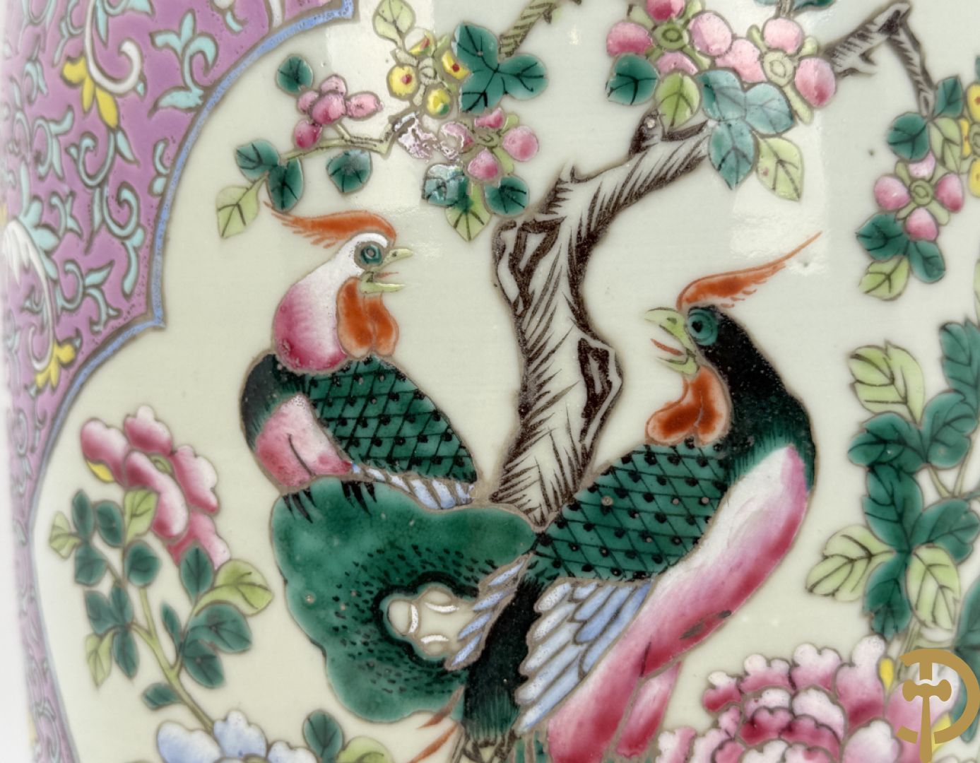 Chinese porseleinen vaas met vogel- en bloemendecor