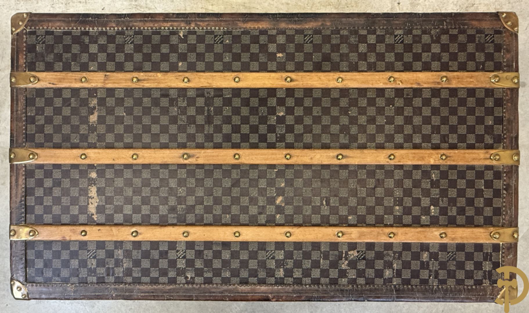 Antieke reiskoffer Louis Vuitton met houten latten, genummerd N41601, met bijhorende sleutel