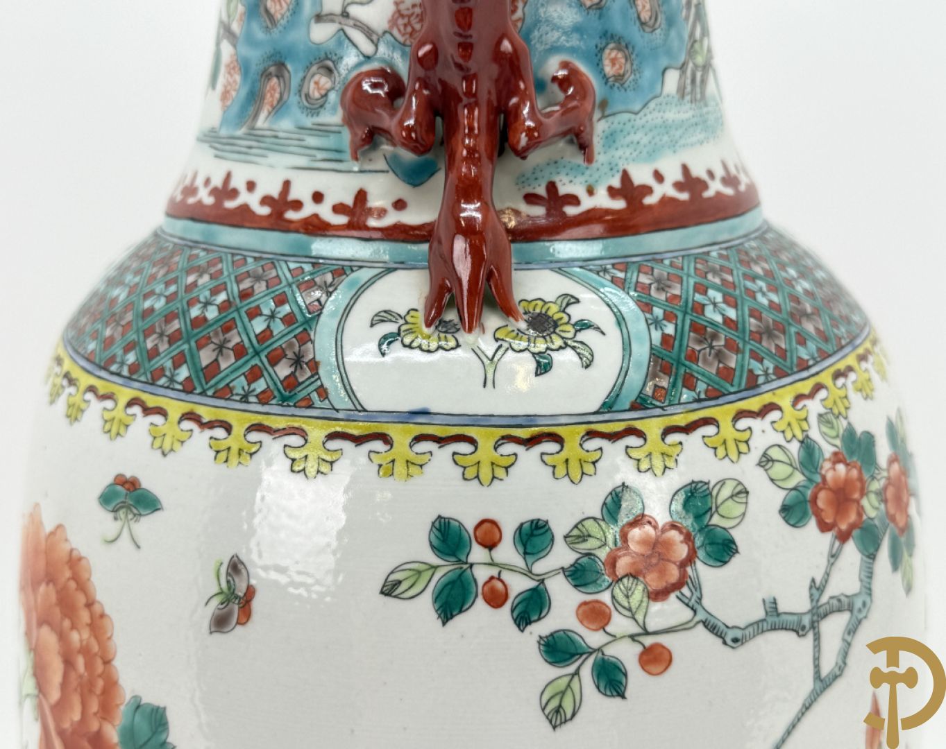 Chinese porseleinen vaas met bloemen en vogelmotieven