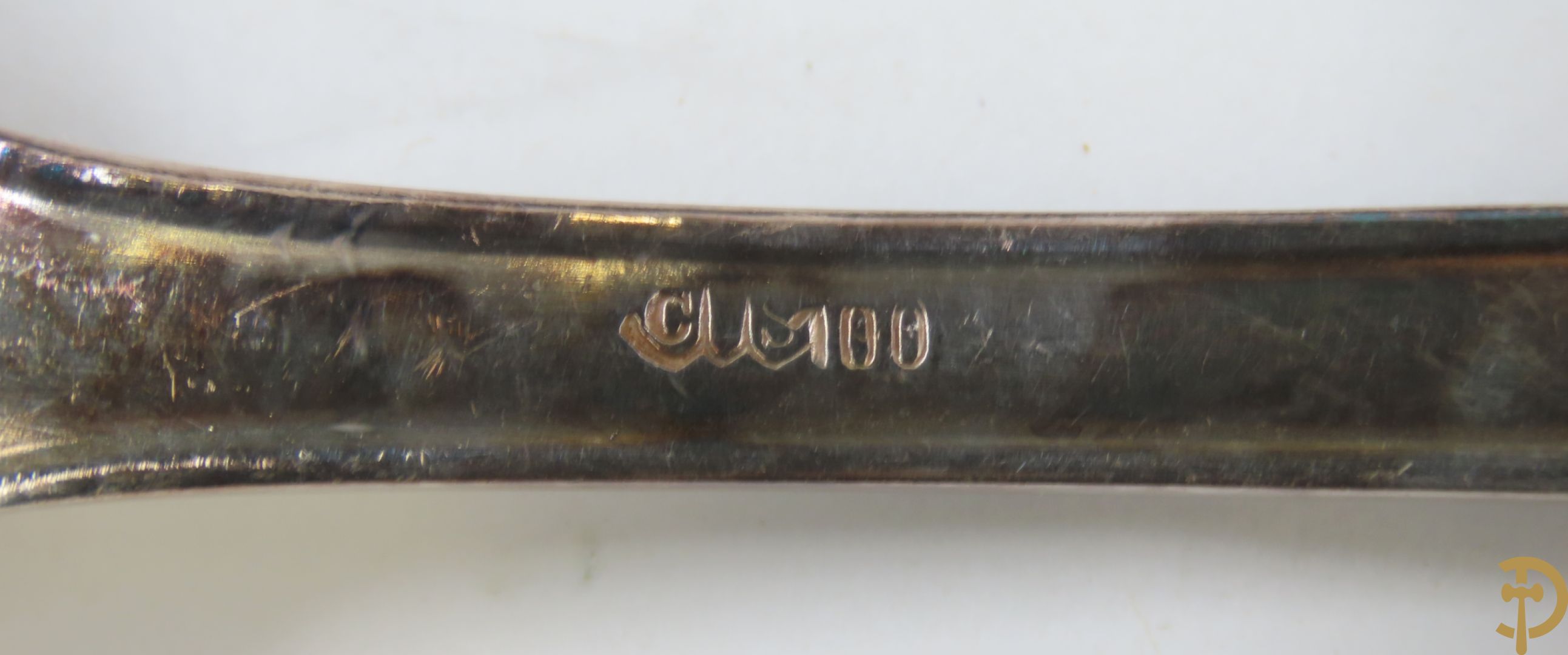 Verzilverd bestek 100/1000 bestaande uit 9 reeksen van 12 en 16 losse stukken