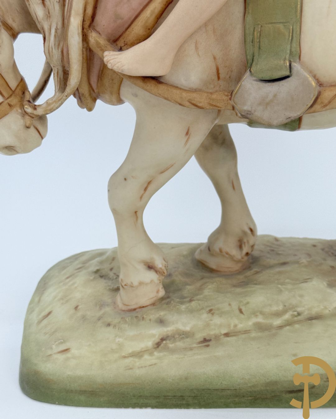 Royal Dux van jongeman op boerepaard, nummer 1693