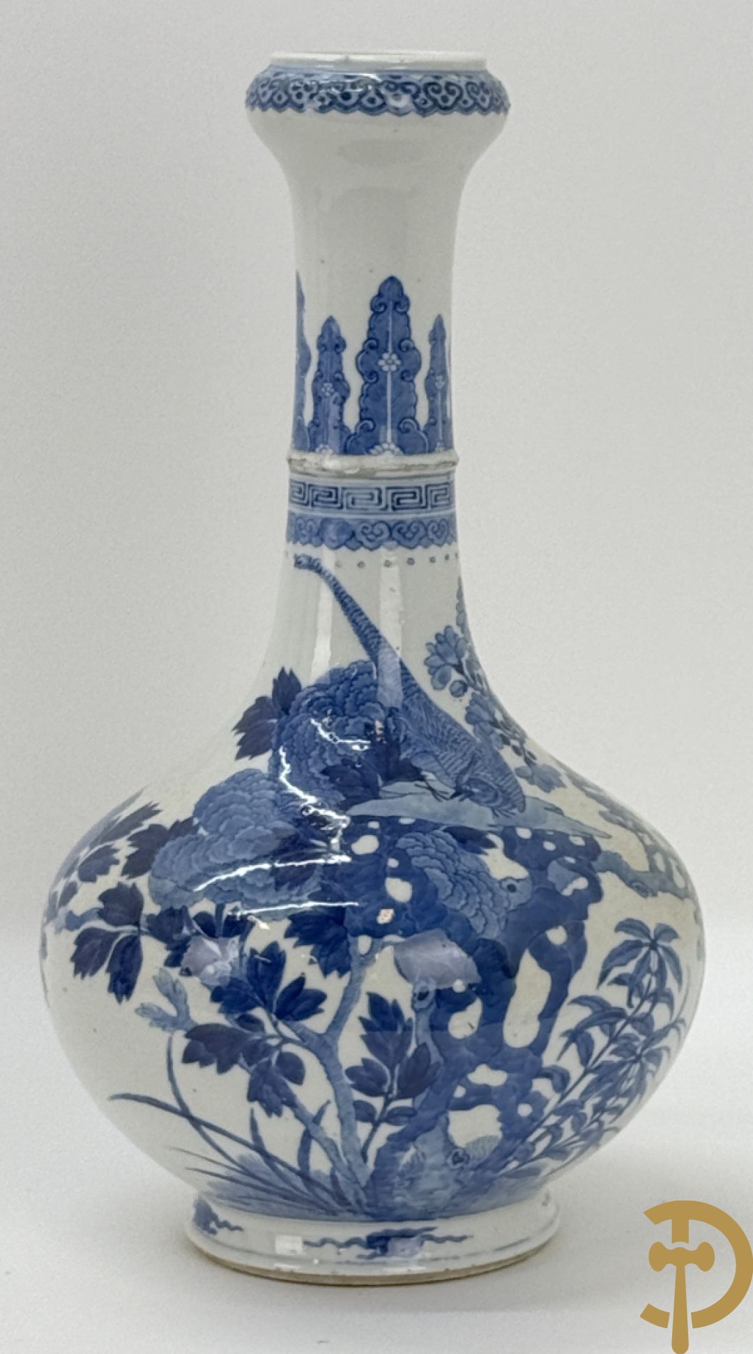 Chinese blauw/witte porseleinen kalebasvormige vaas met bloemen- en vogeldecor, onderaan gemerkt