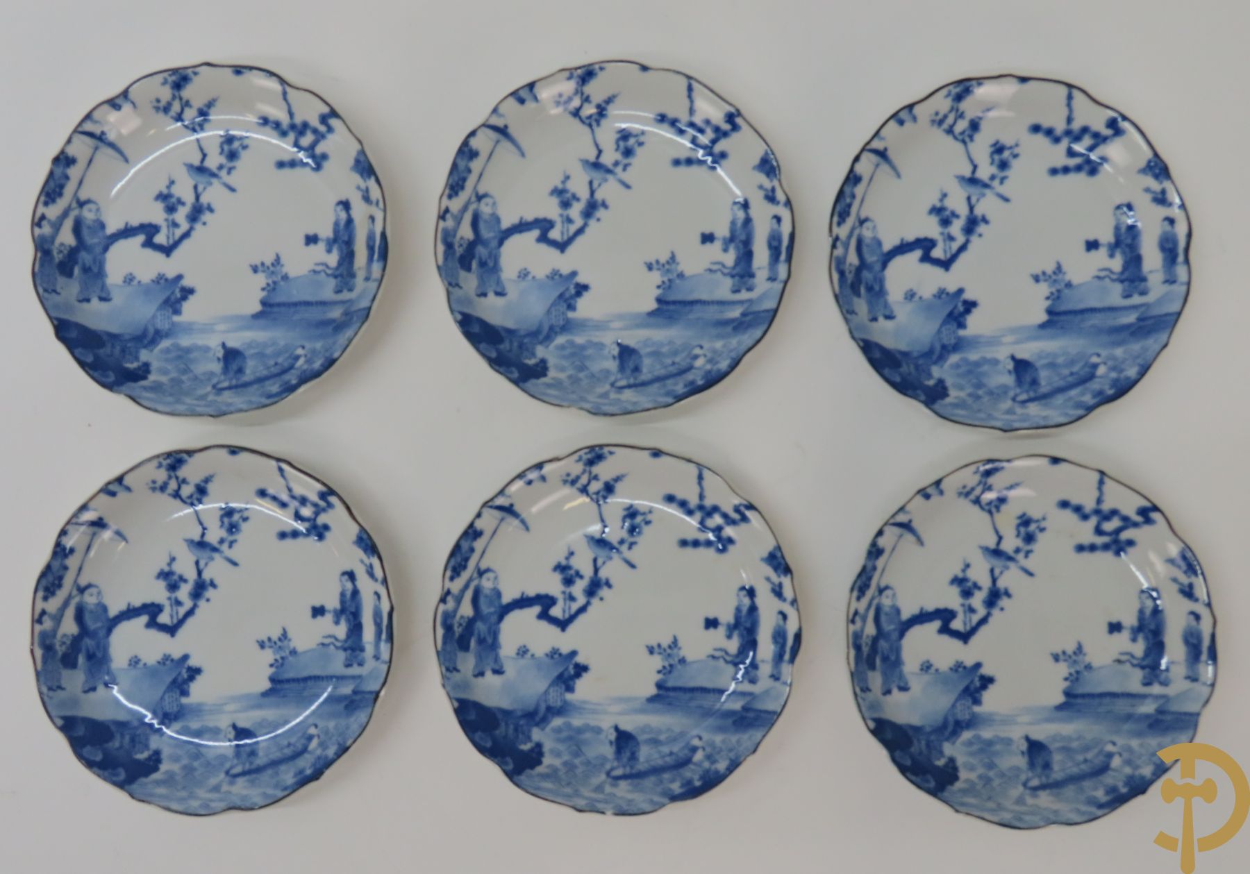 Lot blauw/witte Chinese porseleinen borden  + 4 rijstkommen met deksel