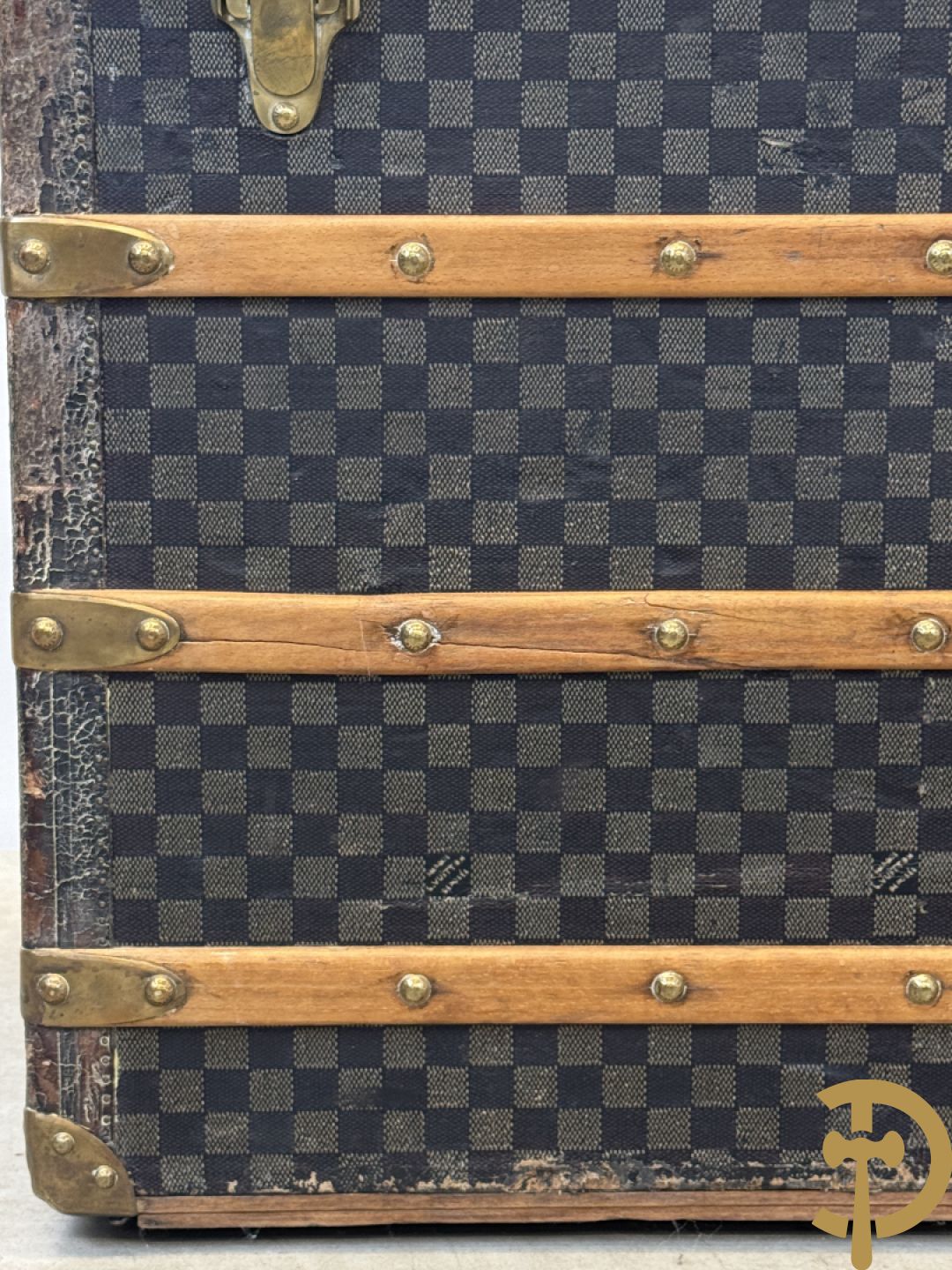 Antieke reiskoffer Louis Vuitton met houten latten, genummerd N41601, met bijhorende sleutel