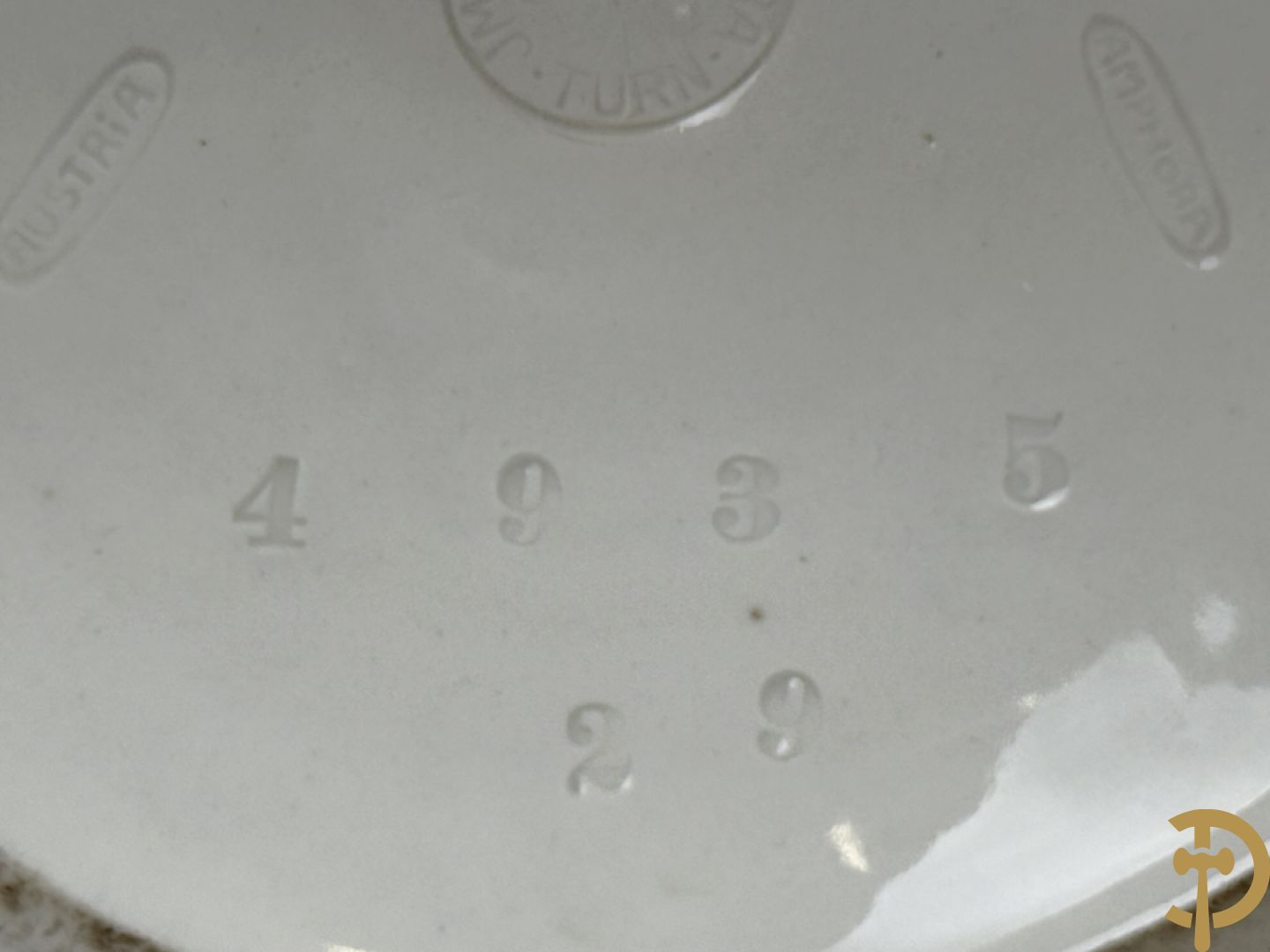 Paar Austria vazen bezet met orientaalse ruiters, nummer 4935