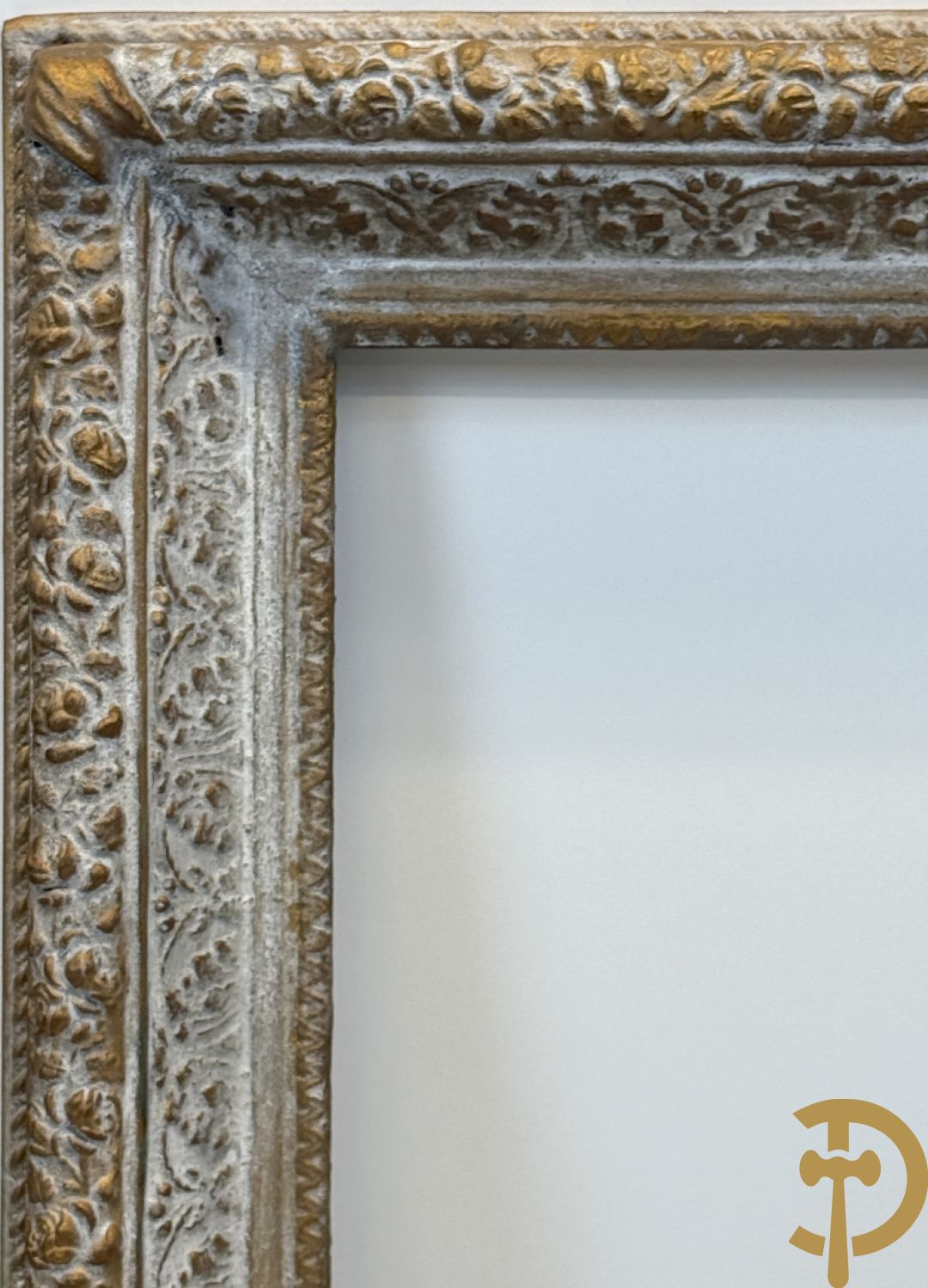 Oude vergulde lijsten Louis XVI stijl, deels met moulures