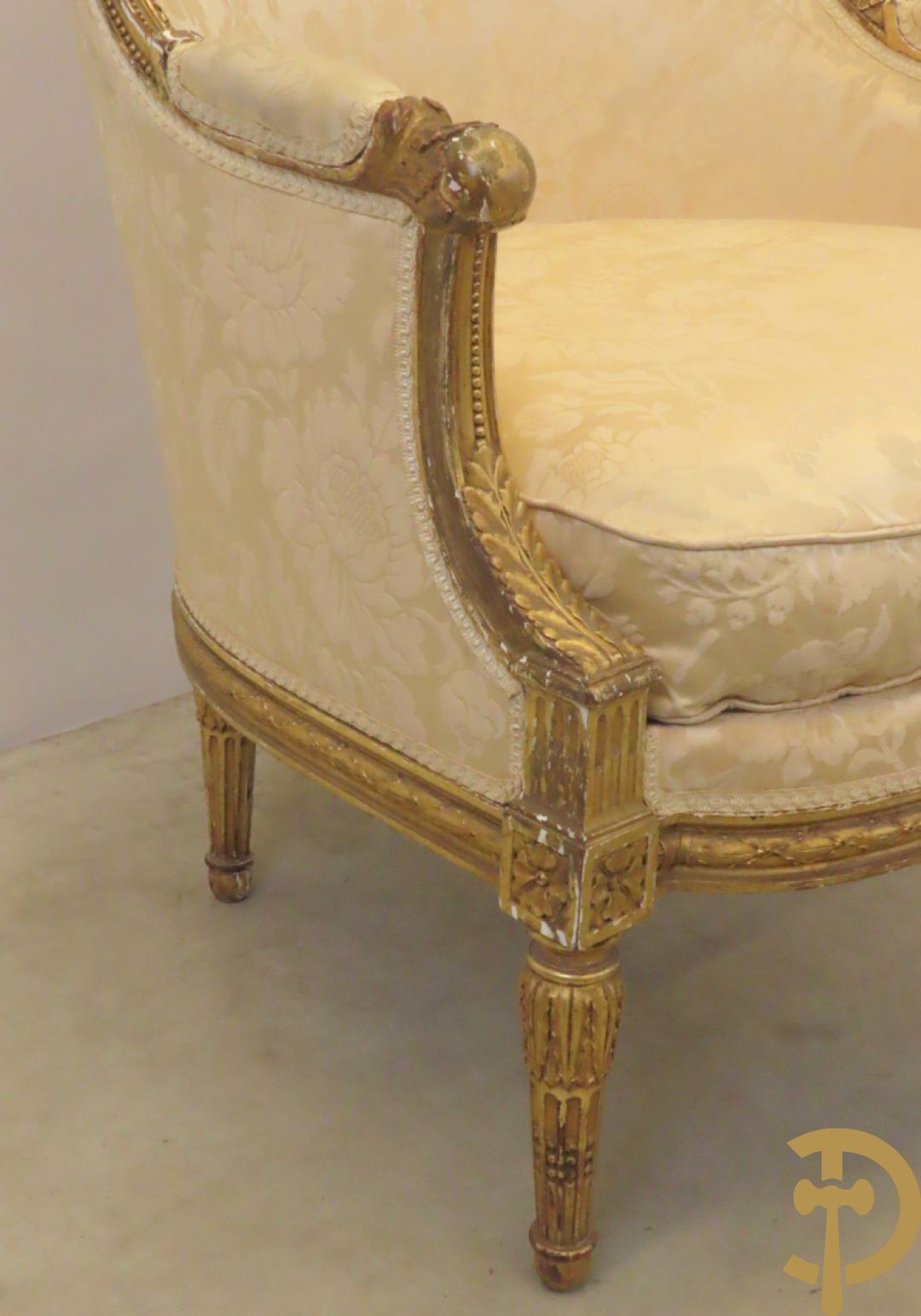 Vergulde Louis XVI armzetel met accanthusranken