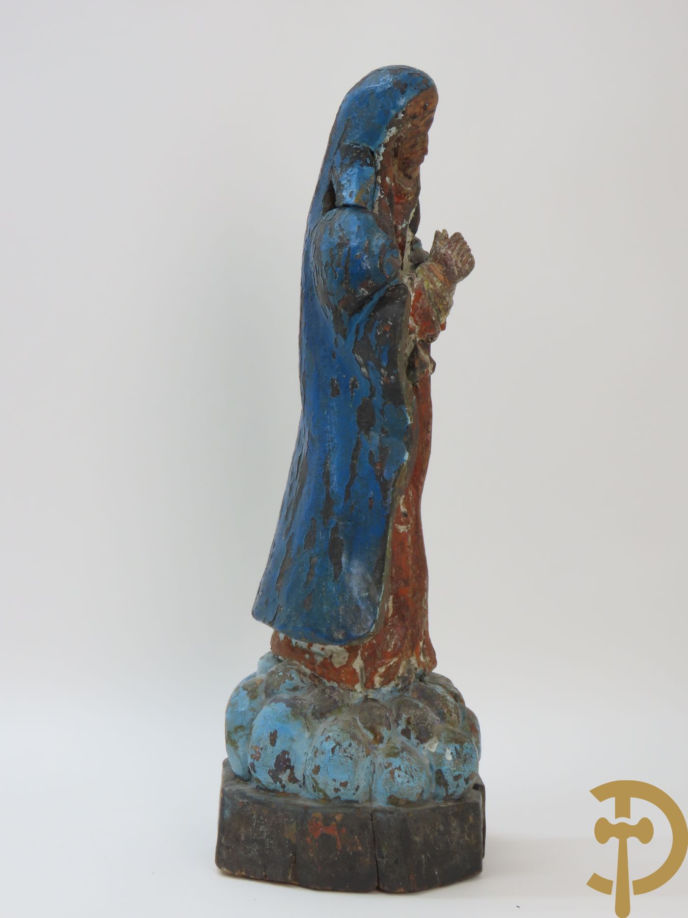 Antieke houtgesculpteerde gepolychromeerde staande Madonna