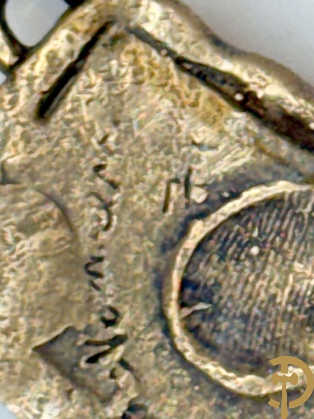 VERMEERSCH J. getekend 1971 - Bronzen hanger met typisch mannetje - Uniek exemplaar met duimafdruk