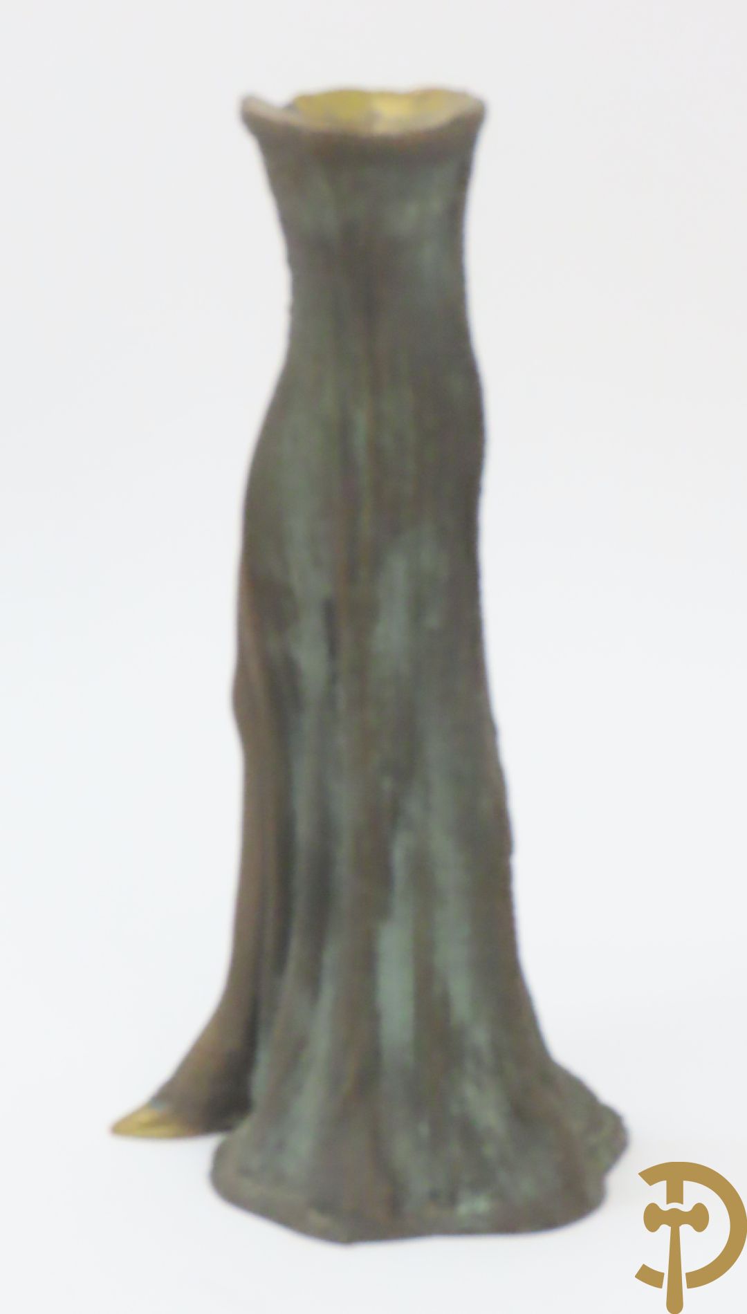 Gemonogrammeerd met symbool bovenaan 