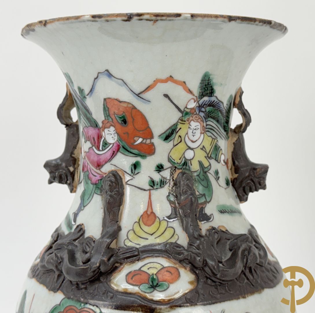 Paar Nankin vazen met krijgerdecor