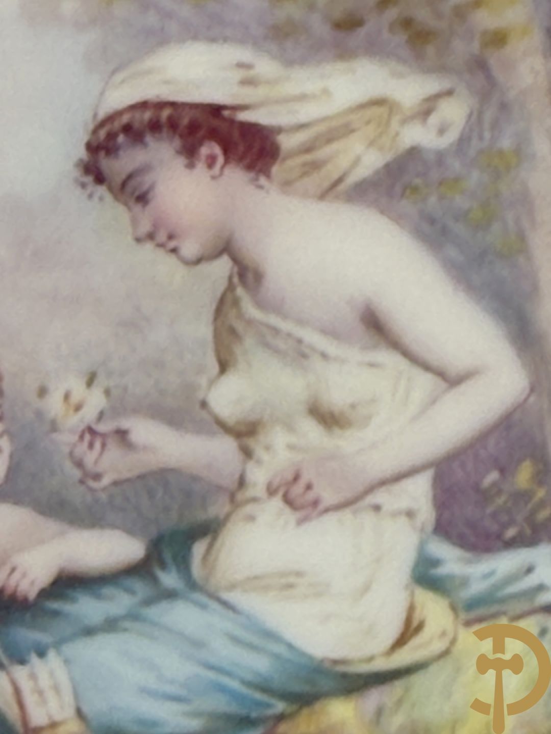 Paar Sèvres cassolettes met handbeschilderd romantisch decor van dame met cupido en landschapsdecor - met vergulde bronzen vierarmige kandelaar, Feccotte V. getekend