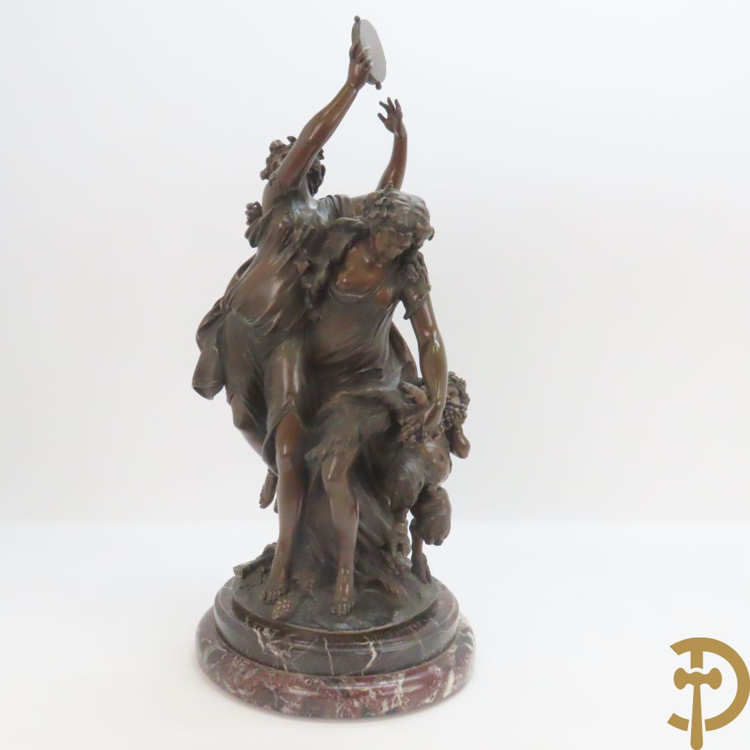 CLODION getekend 'Paar dames met tambour, druivenranken en bachant' bronzen beeld