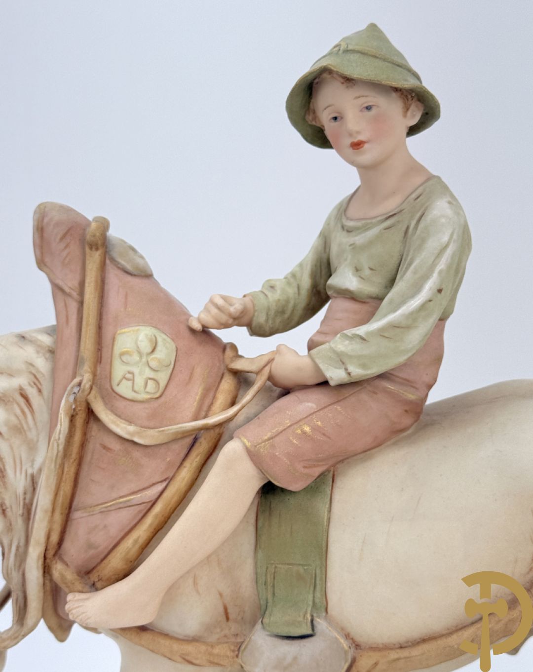 Royal Dux van jongeman op boerepaard, nummer 1693