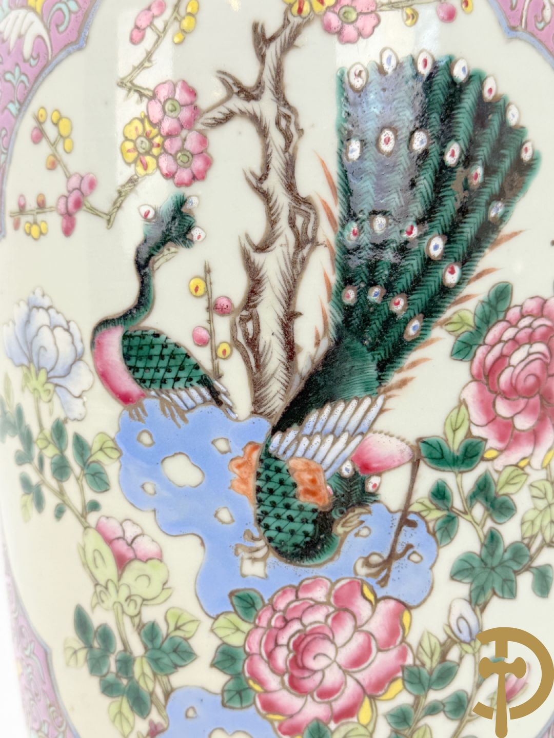 Chinese porseleinen vaas met vogel- en bloemendecor