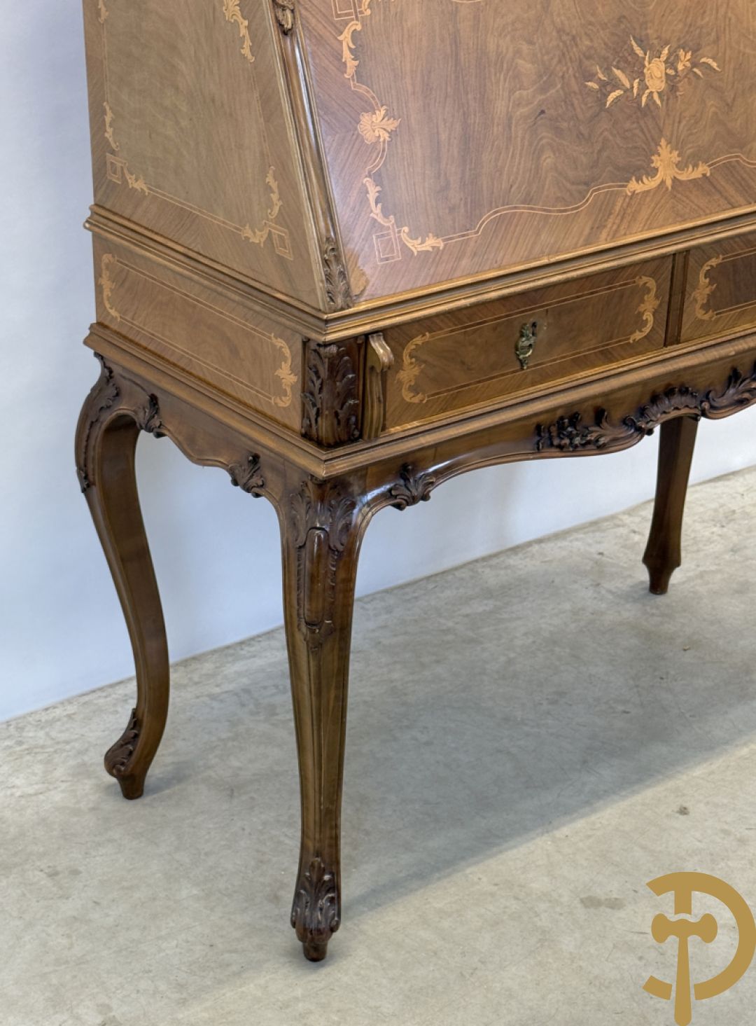 Notelaren secretaire met vitrine, Louis XV