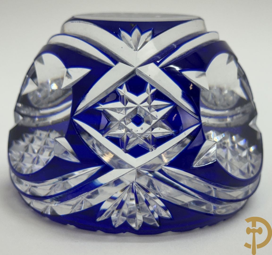 Twee presse papiers van Cristallerie d