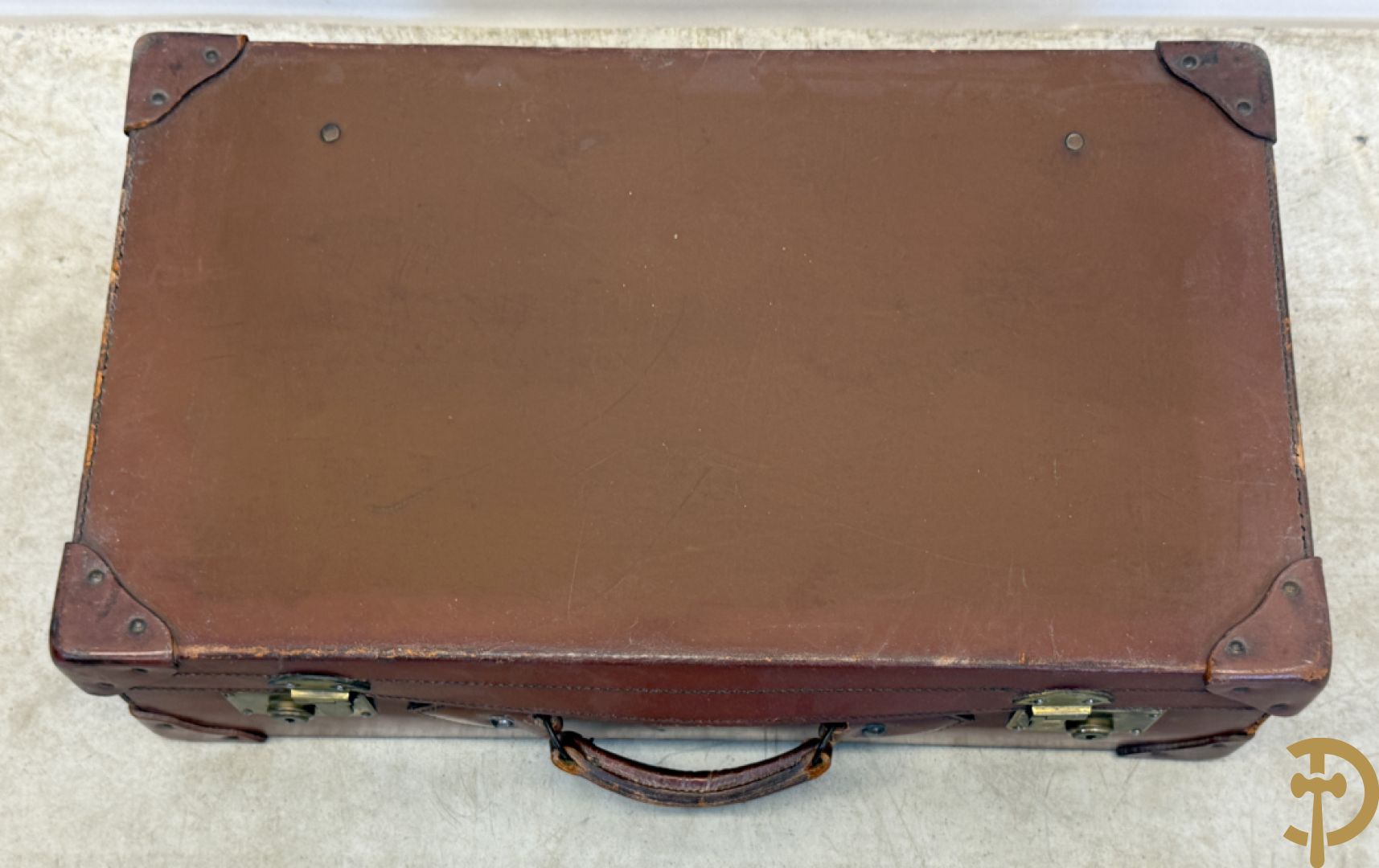 Drie oude lederen valiezen + reistas