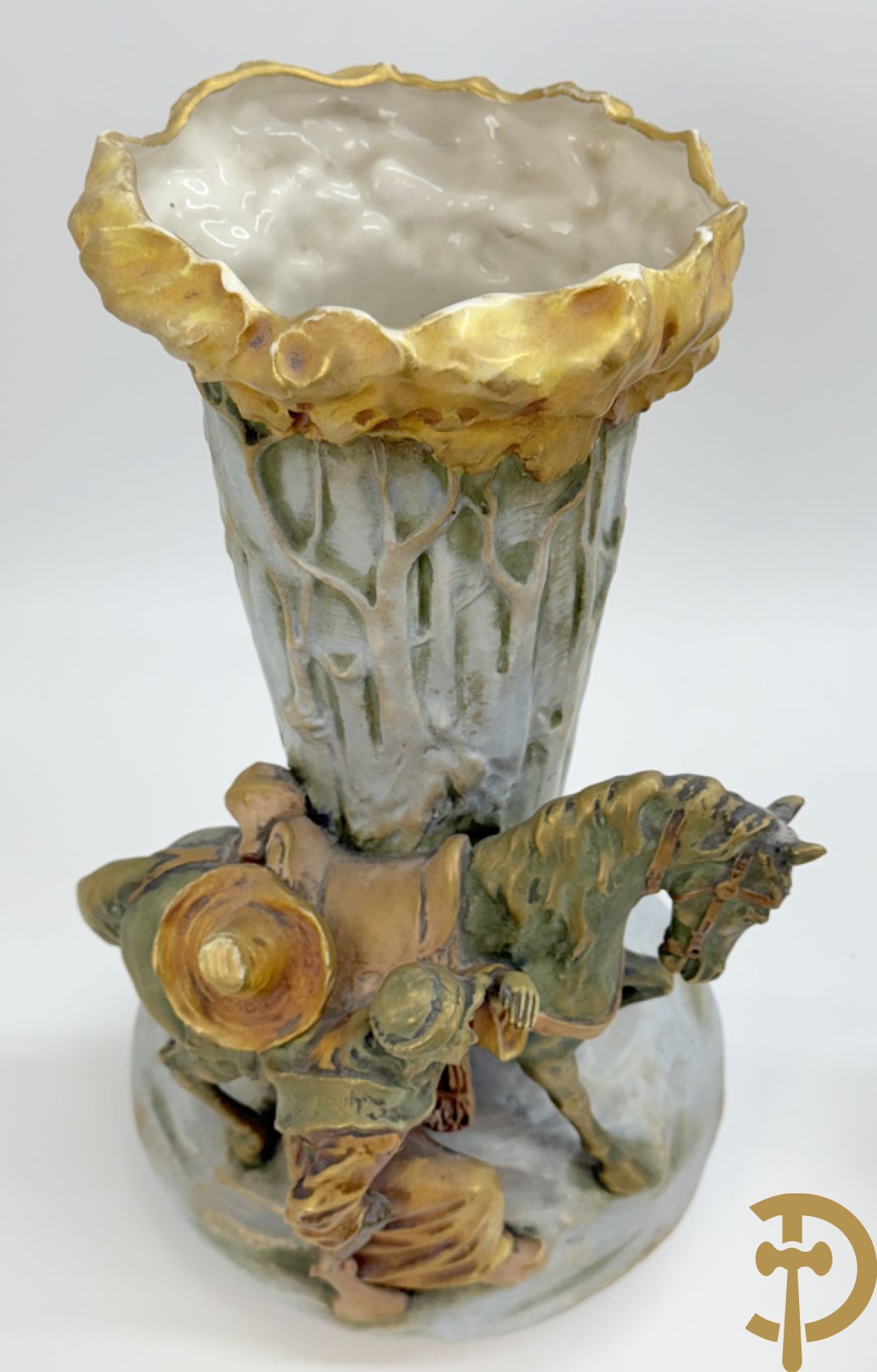 Paar Austria vazen bezet met orientaalse ruiters, nummer 4935